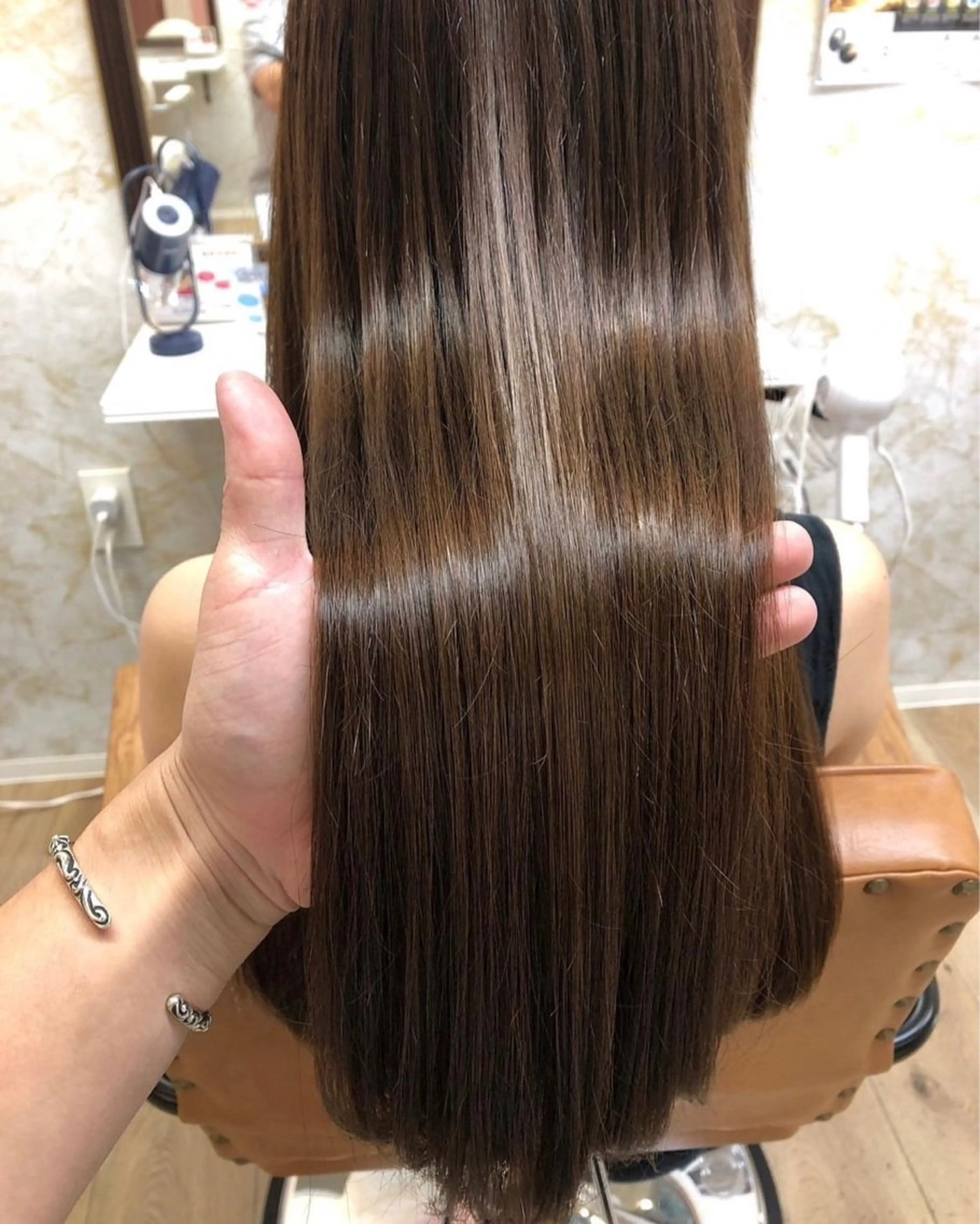 カット 縮毛矯正 Ayumi/艶カラー /レイヤー/ネイルのヘアスタイル