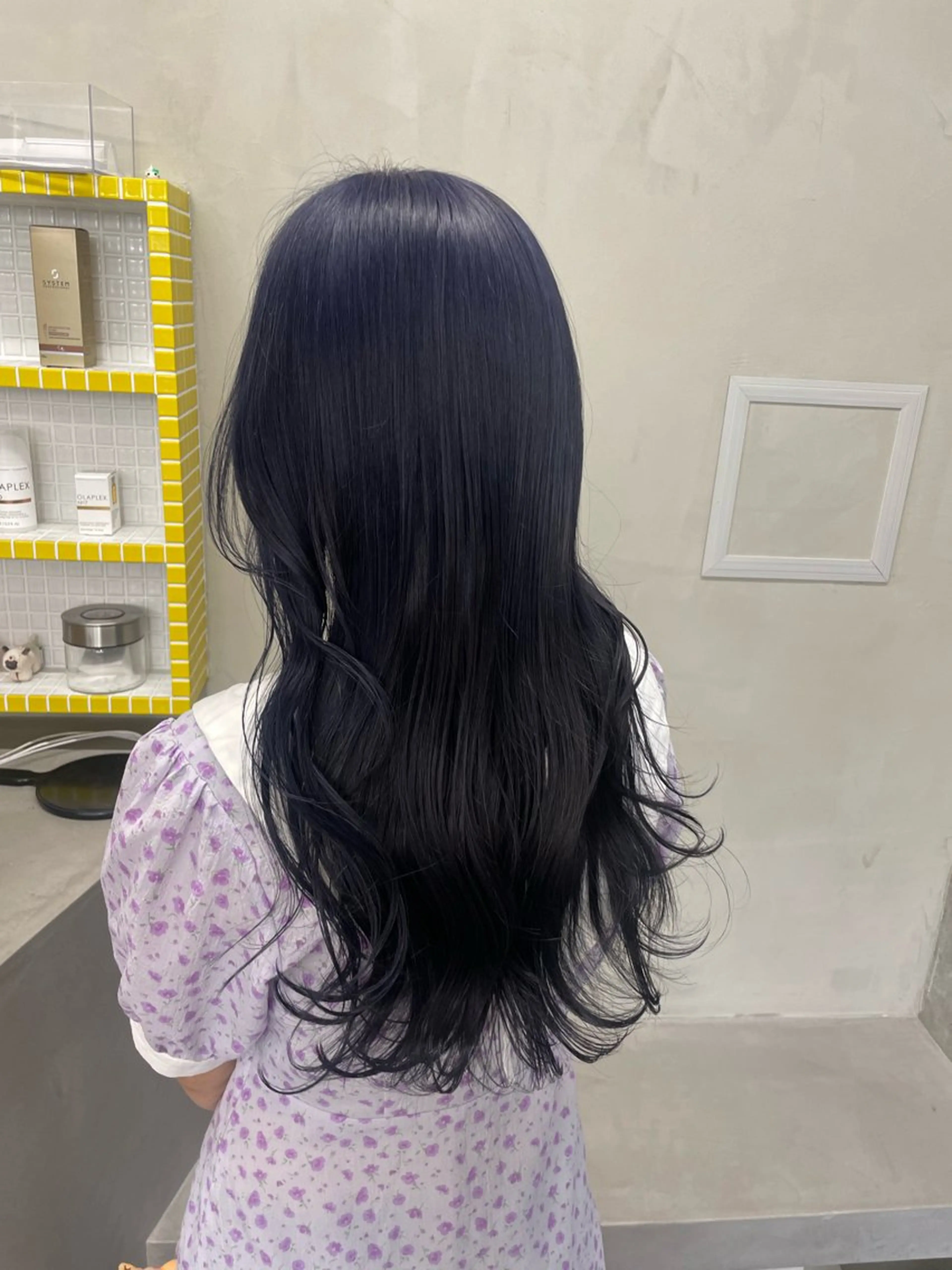 ロング カラー ブリーチ ネイビーカラー カット ヘアカラー トリートメント トレンドカラー🥣／ ヘアアレンジ✩.*˚のヘアスタイル