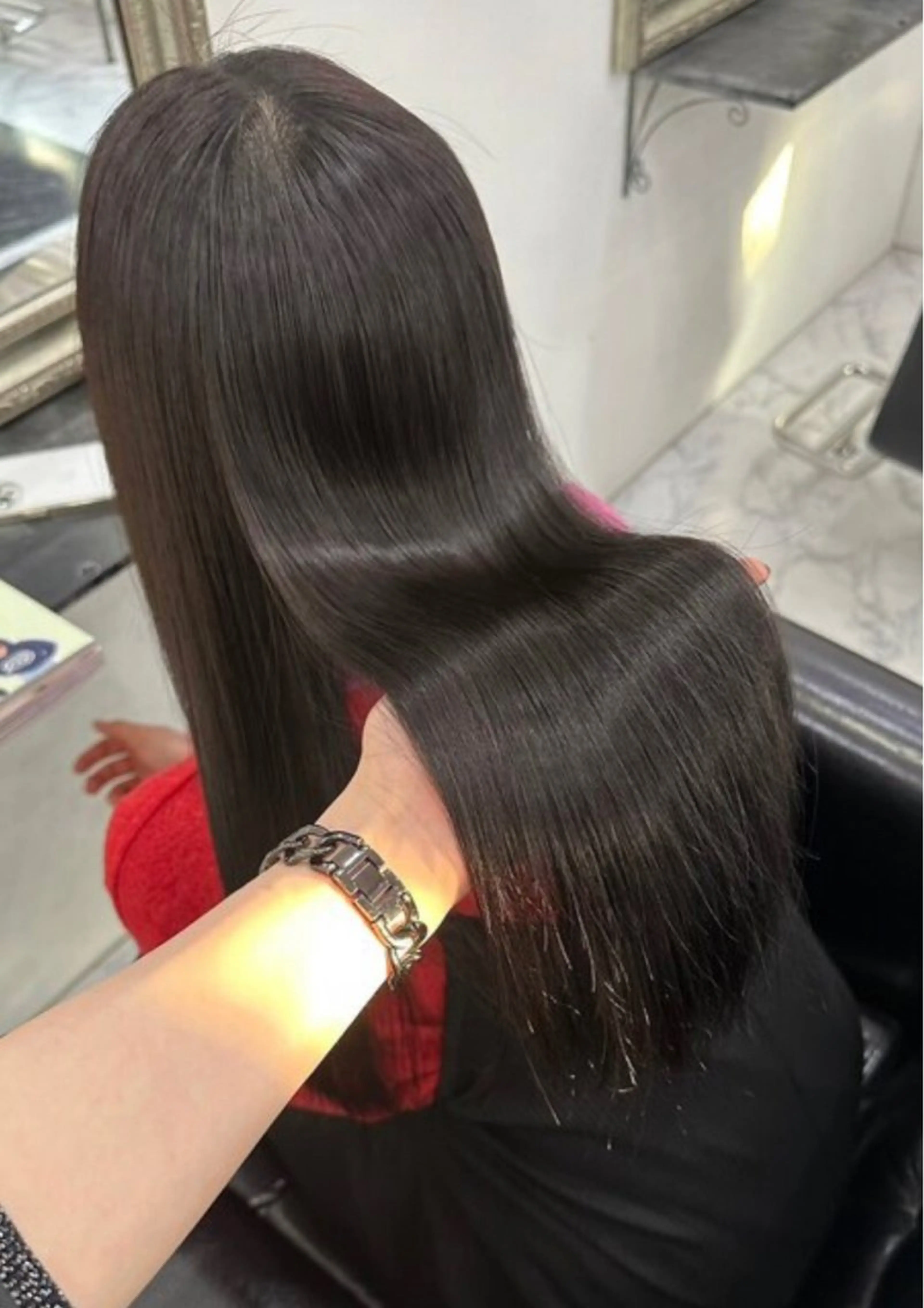 ロング DEAN 名駅店 大人レイヤーカットのヘアスタイル