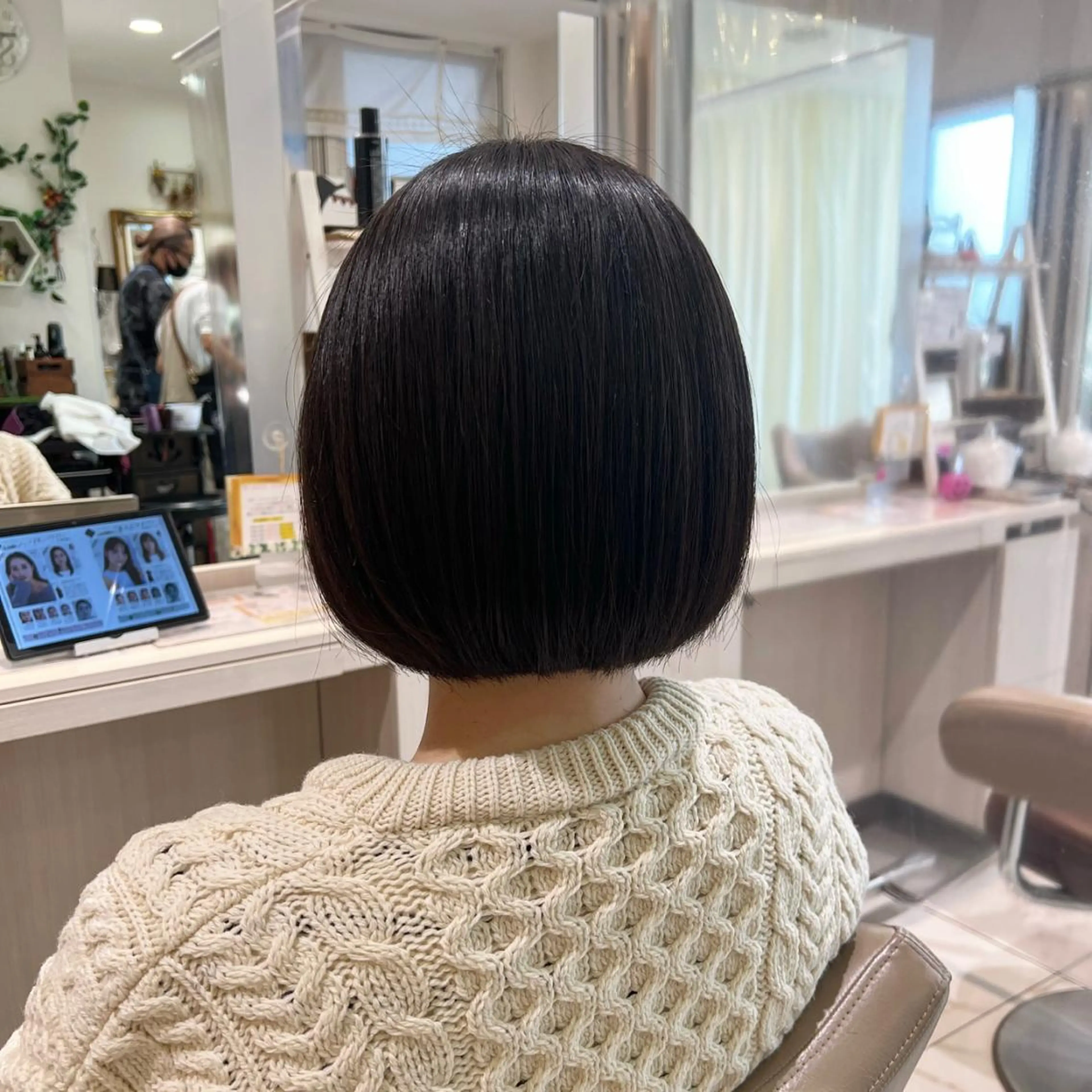 ショート ボブ カット トリートメント 三箇島陽香/髪質改善 クロスパーマ縮毛矯正のヘアスタイル