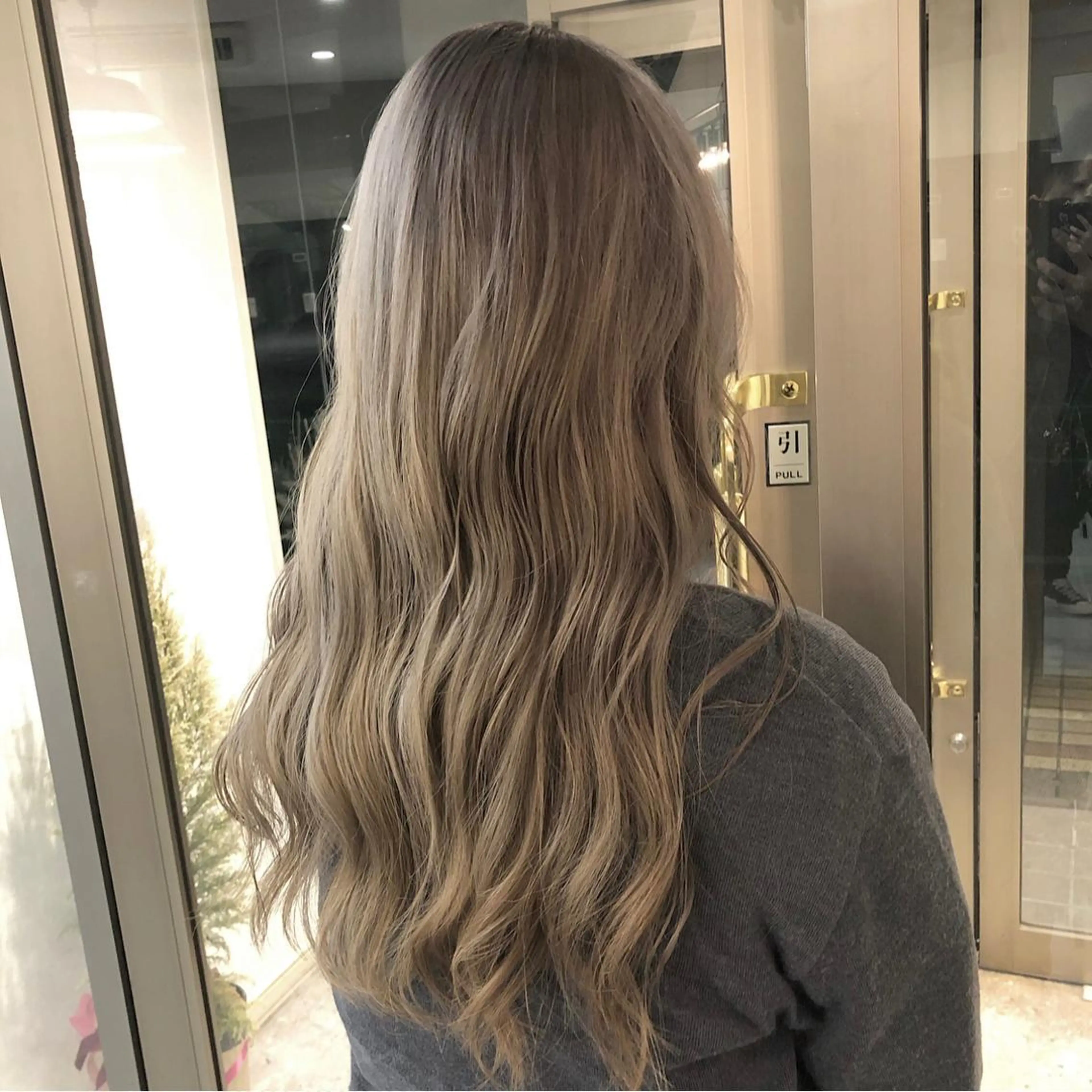 ロング カラー ヘアアレンジ ショートボブ シールエクステ バレイヤージュ ブリーチ デザインカラー アンドウ ユウ/ レイヤーカット/韓国のヘアスタイル