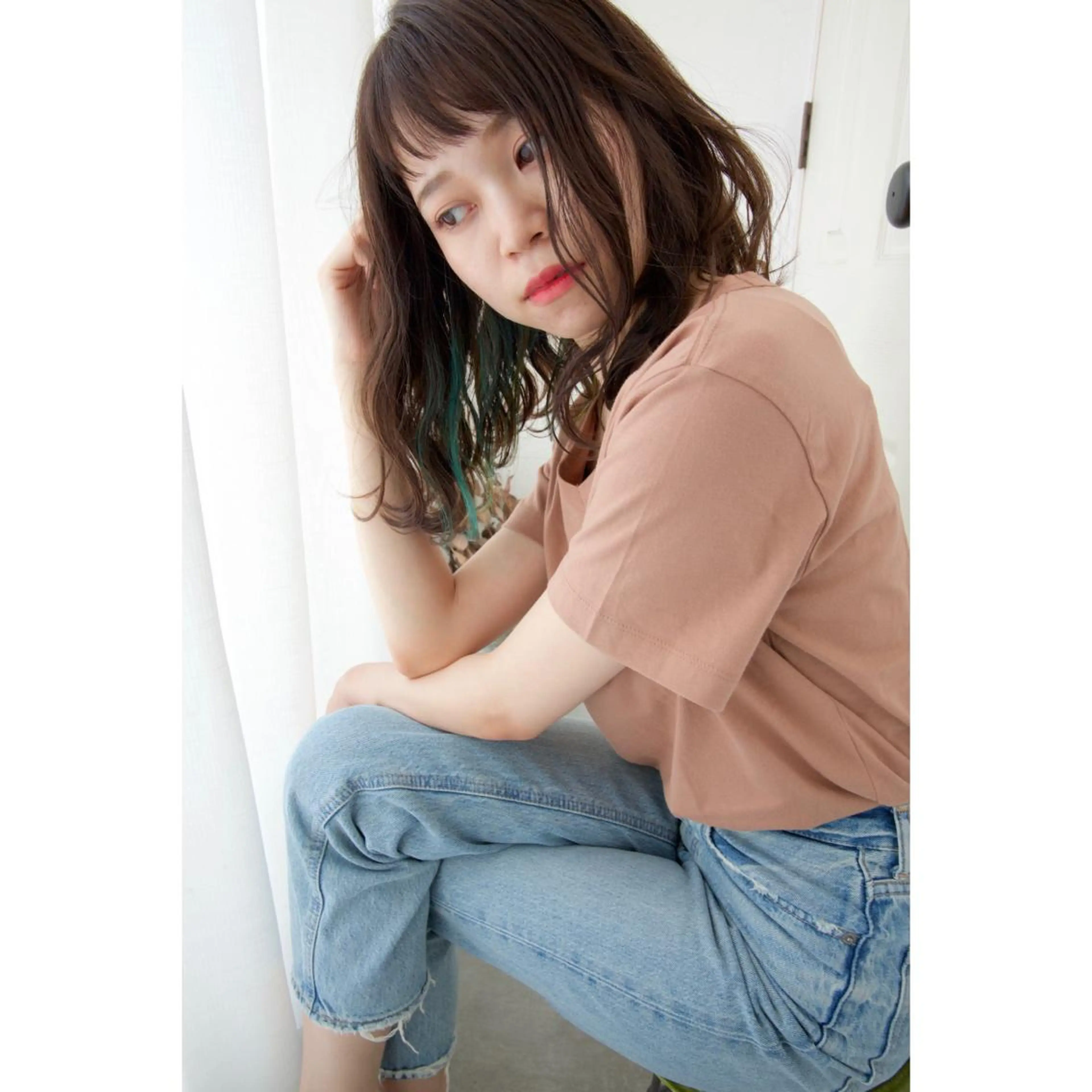 セミロング カラー fio マナミのヘアスタイル