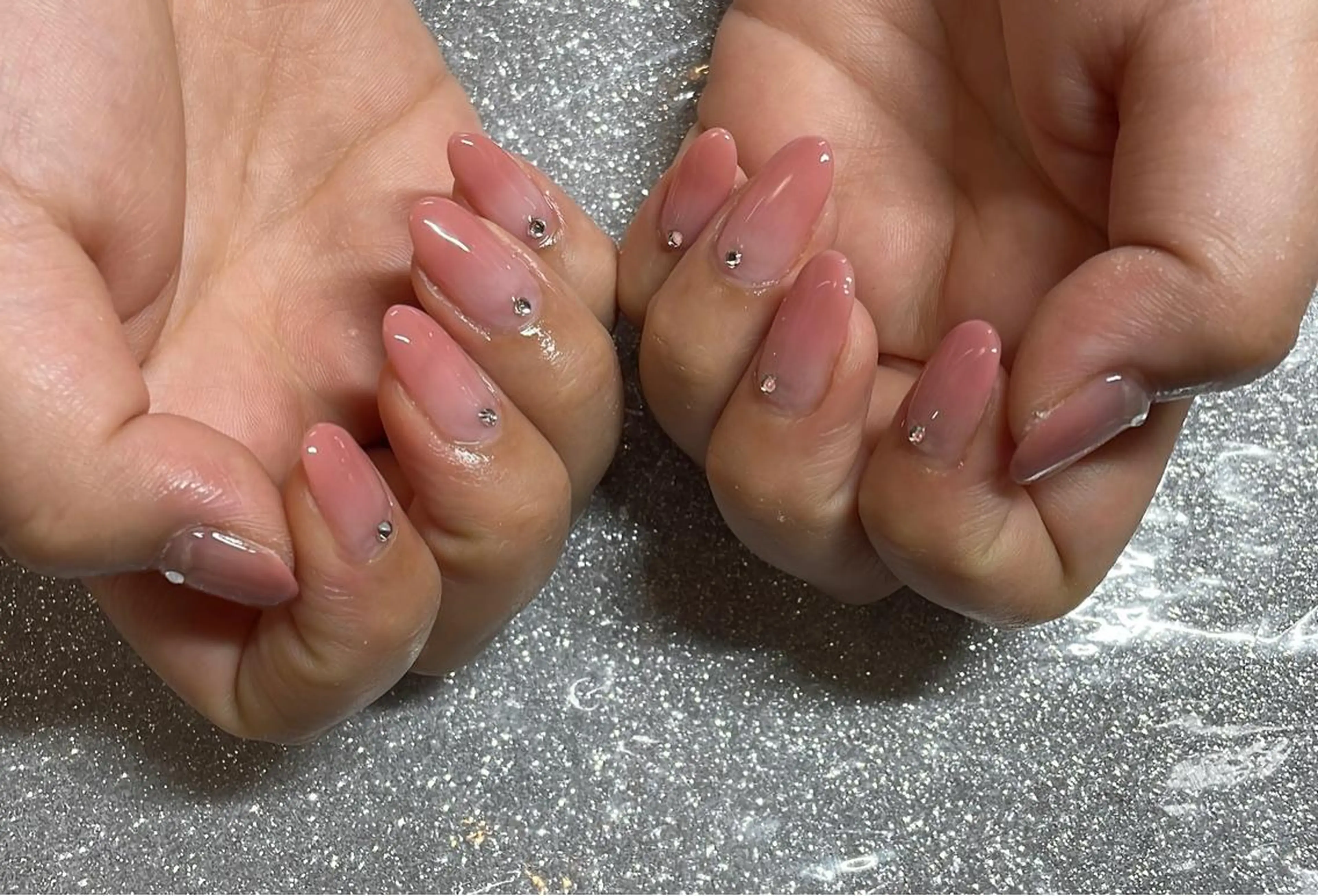 ネイル VIERU 🌈🎀💖のネイルデザイン