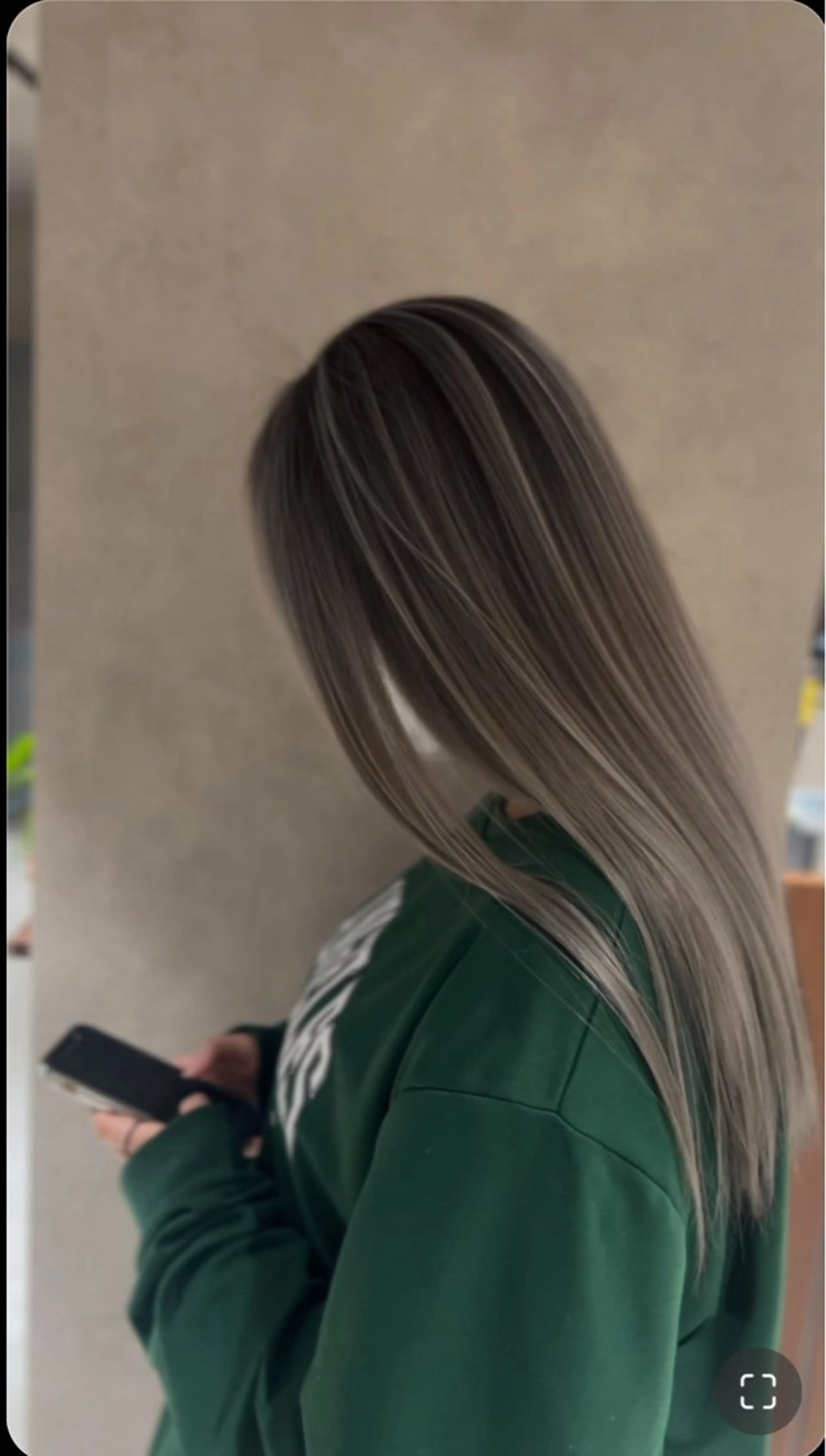 ロング 滝澤 良紀のヘアスタイル