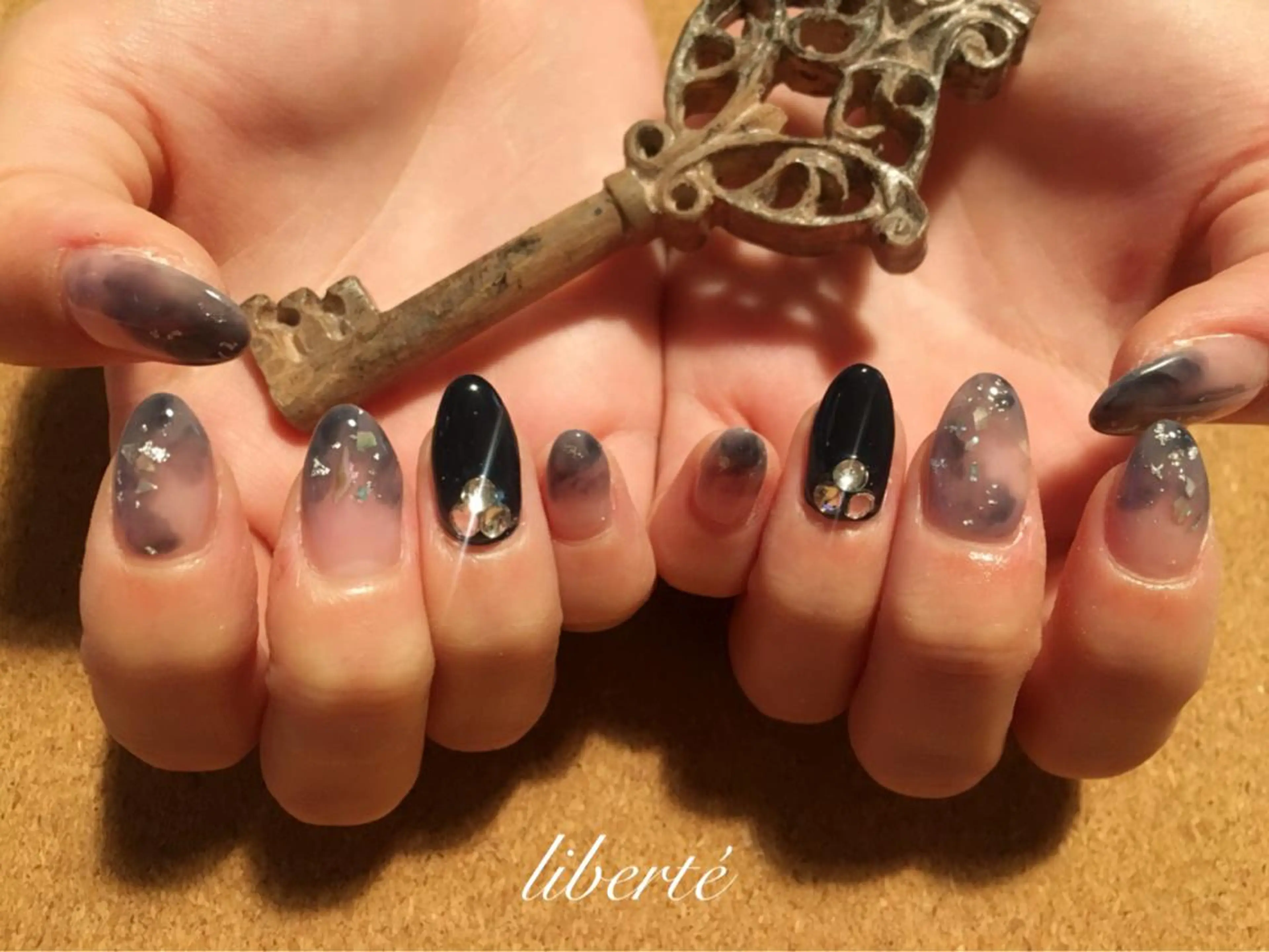 ネイル liberté (リベルテ)のネイルデザイン