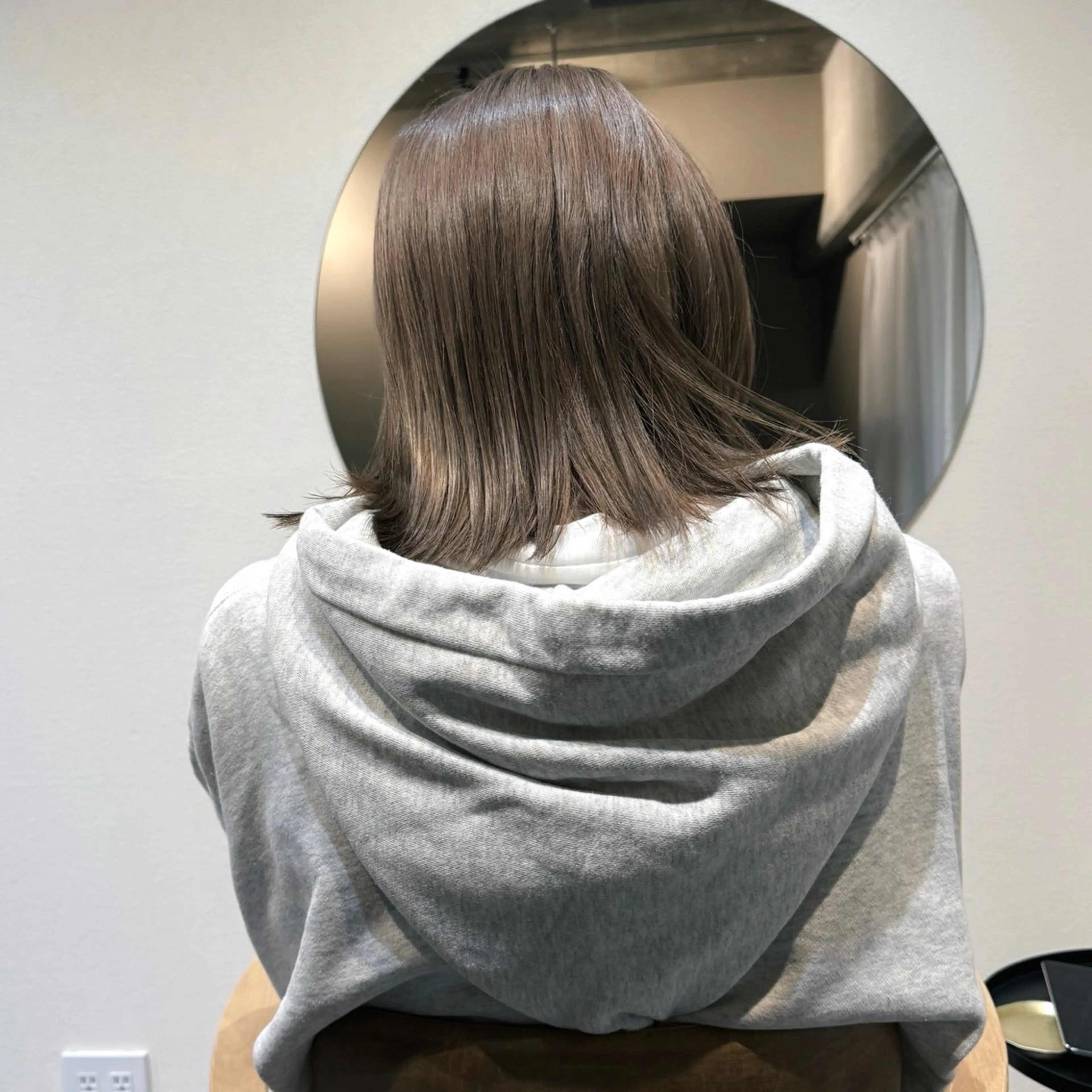 ミディアム カラー カット ヘアカラー トリートメント ヘアセット ハルカ/透け感カラー /顔周りレイヤーのヘアスタイル