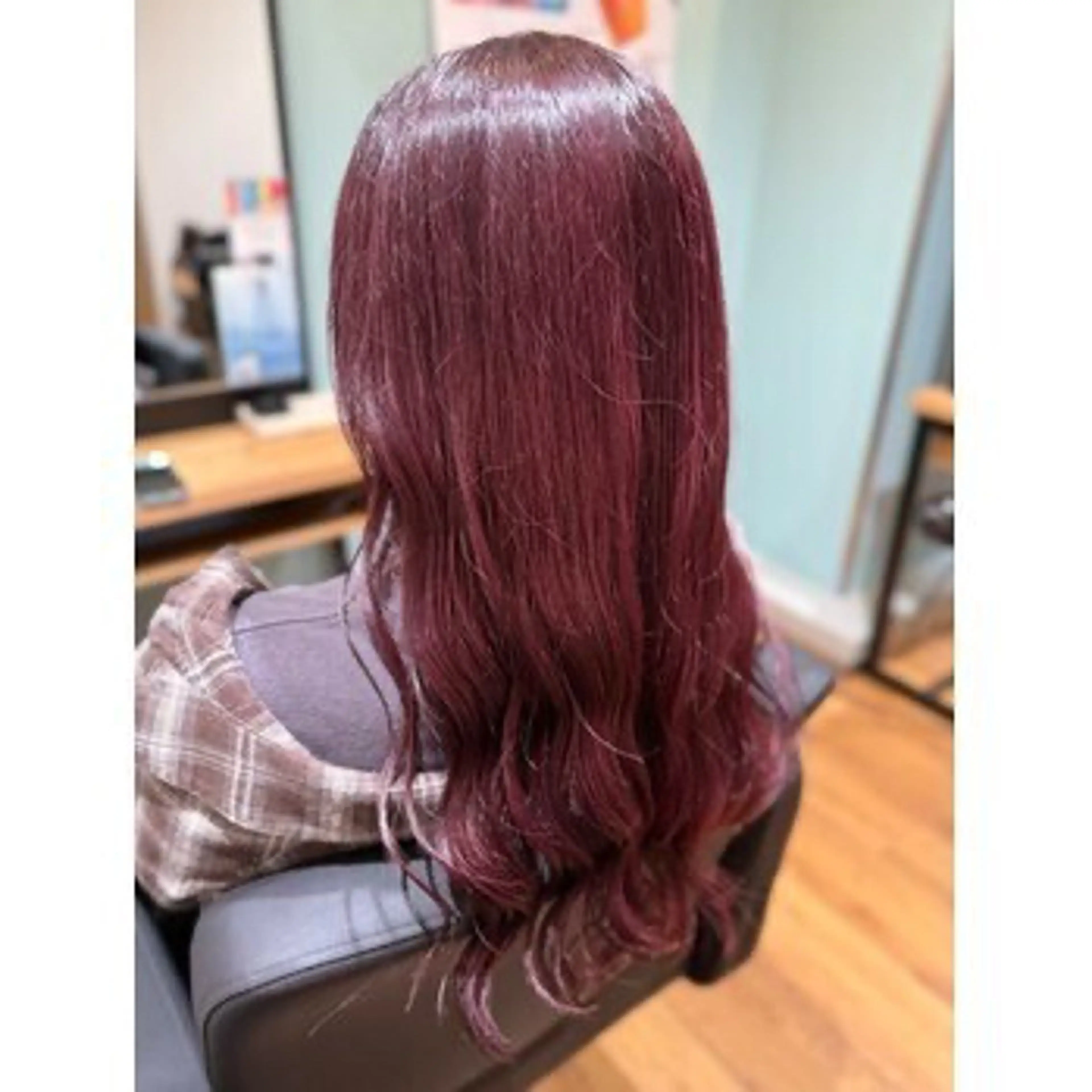 カラー 西原 愛紗のヘアスタイル