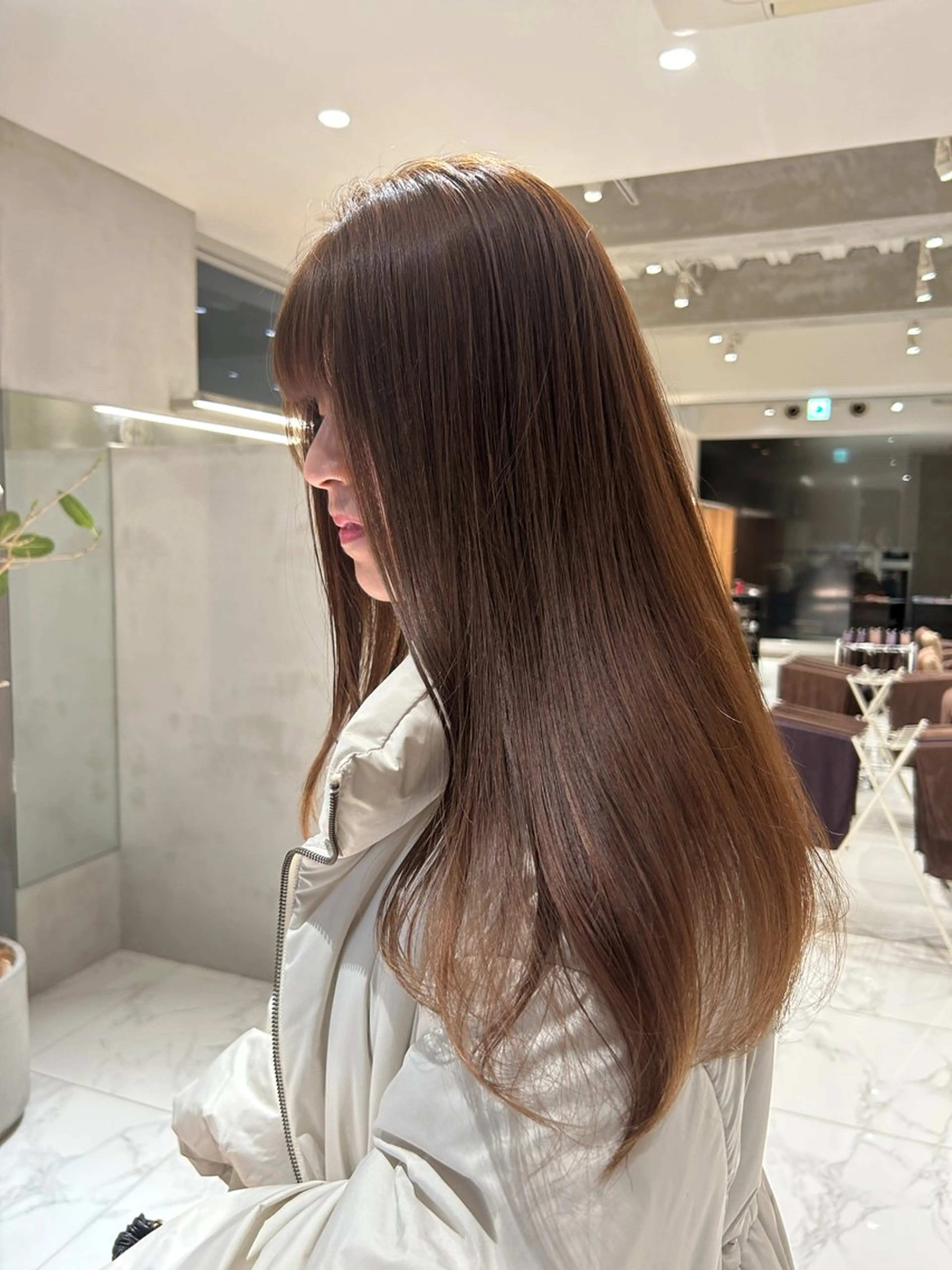 ロング トリートメント れんか/ボブ/レイヤ ー/ベージュ/艶髪のヘアスタイル