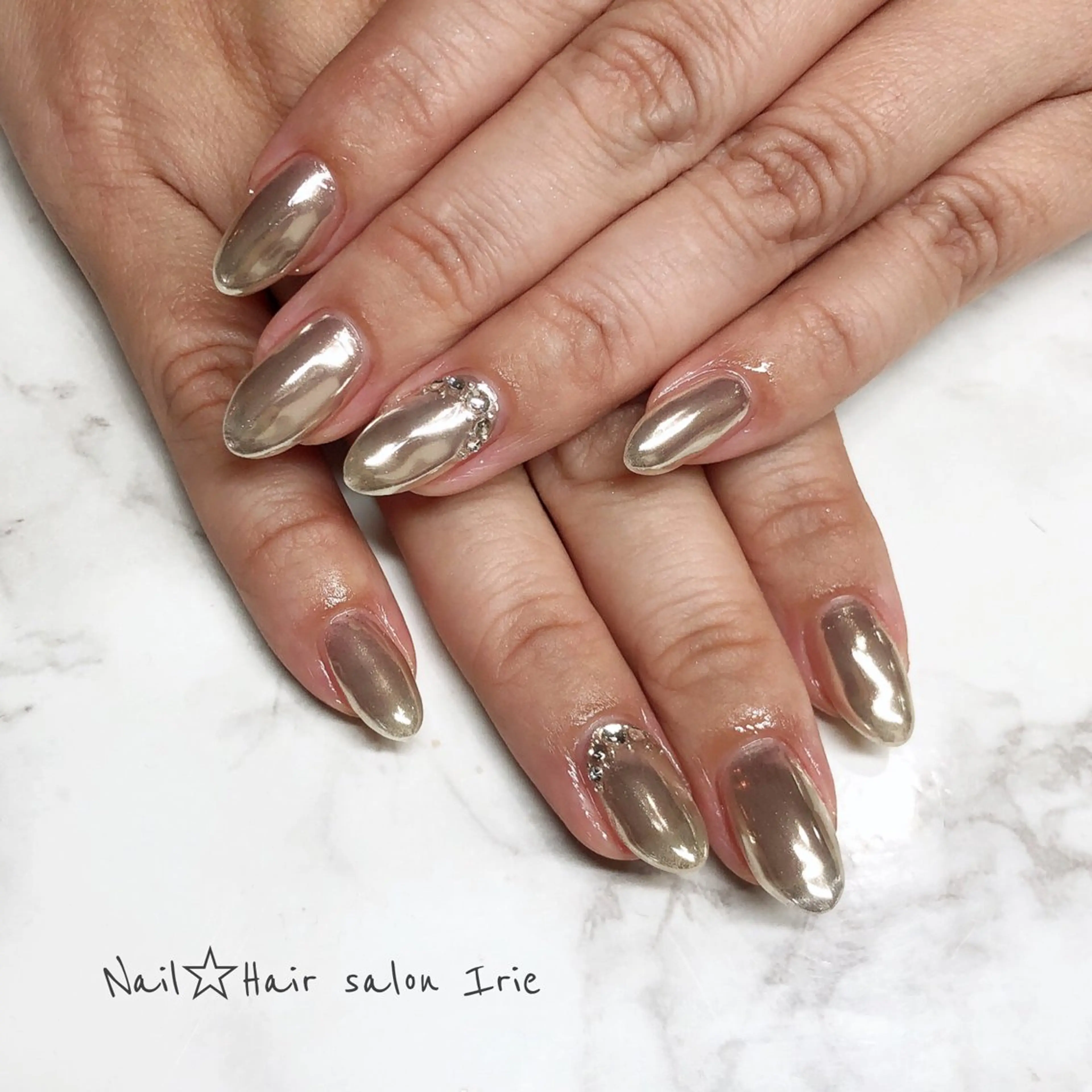 ネイル ハンドネイル ハンドケア Hair salon Irie所属・與儀 知佳のネイルデザイン