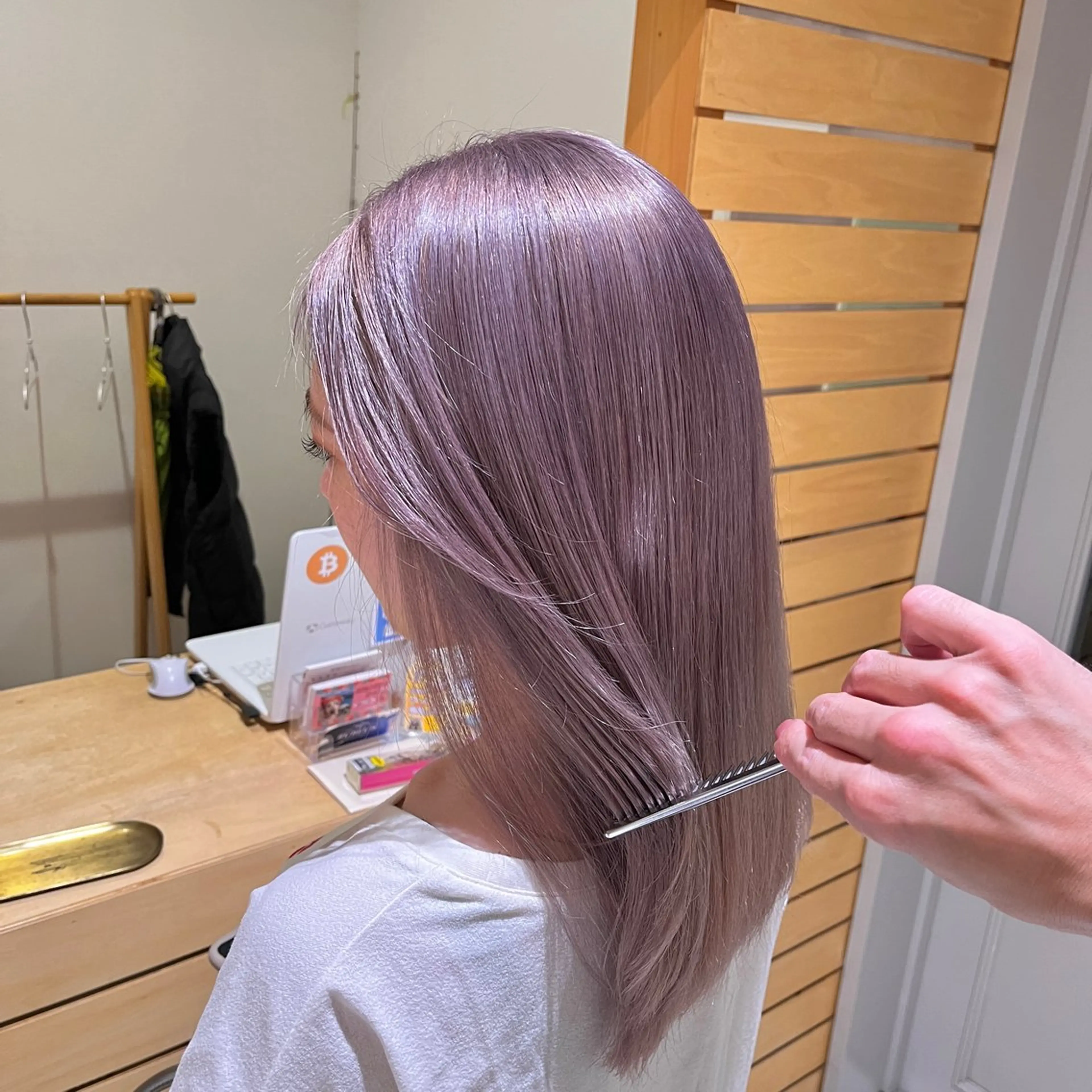 ミディアム カラー ブリーチ ヘアカラー トリートメント ✨髪質改善🎨 杉本賢人のヘアスタイル