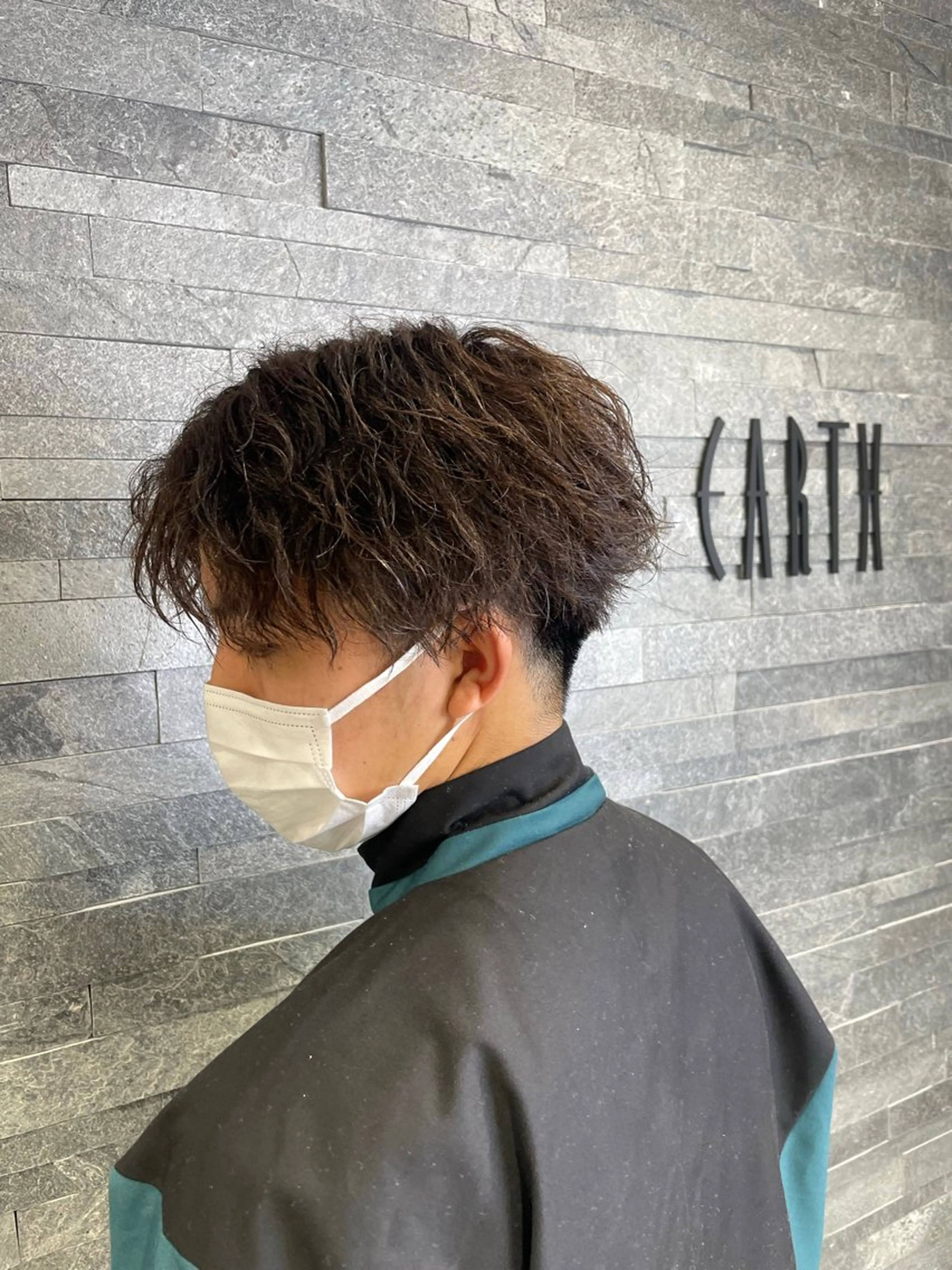 パーマ メンズ フェザーパーマ メンズパーマ メンズツイストパーマ 波巻きパーマ スパイラルパーマ カット 飯田 祥哉のヘアスタイル