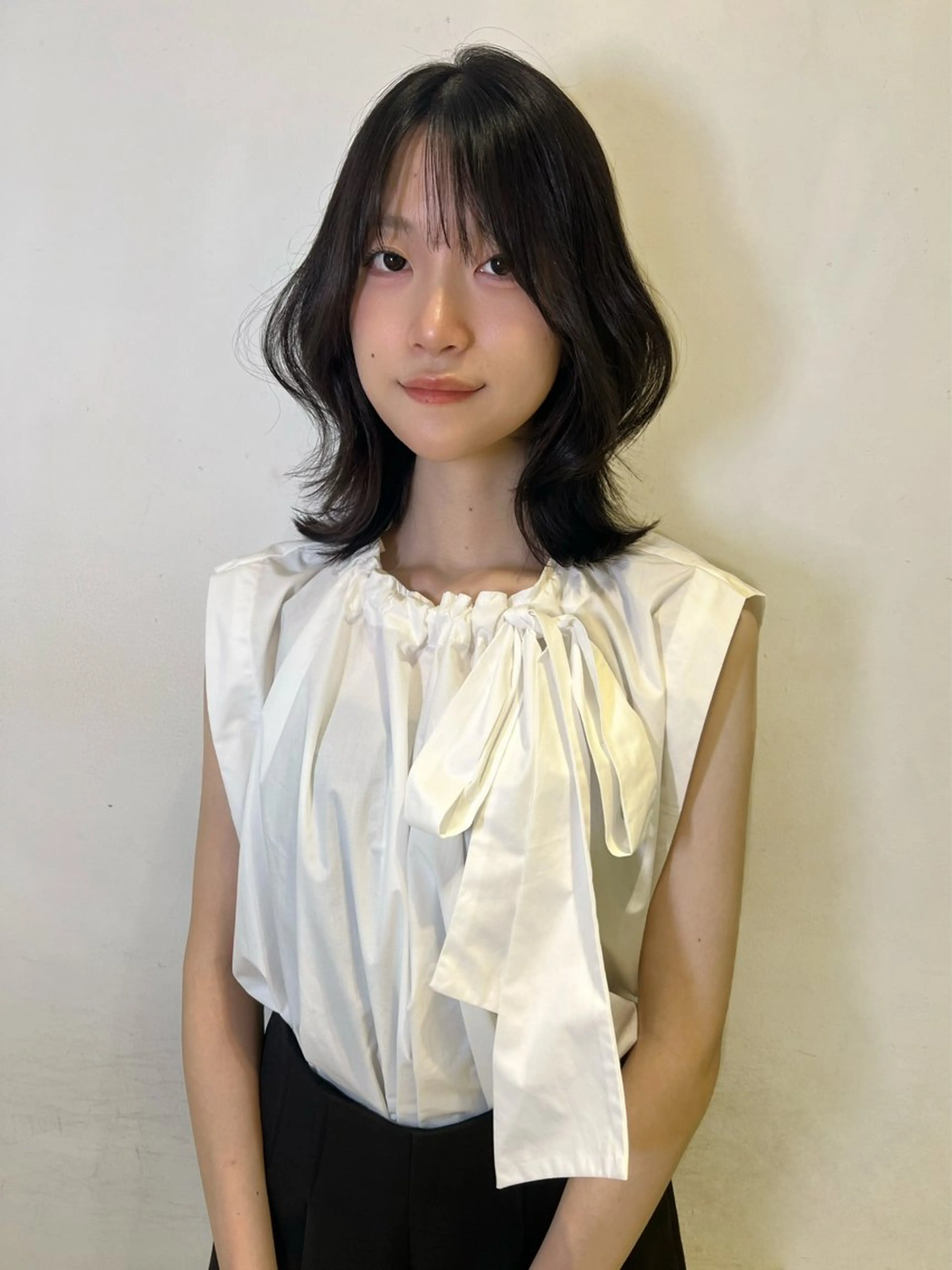 ミディアム ミディアムレイヤー レイヤーカット 'AXIS 栄 Konomiのヘアスタイル