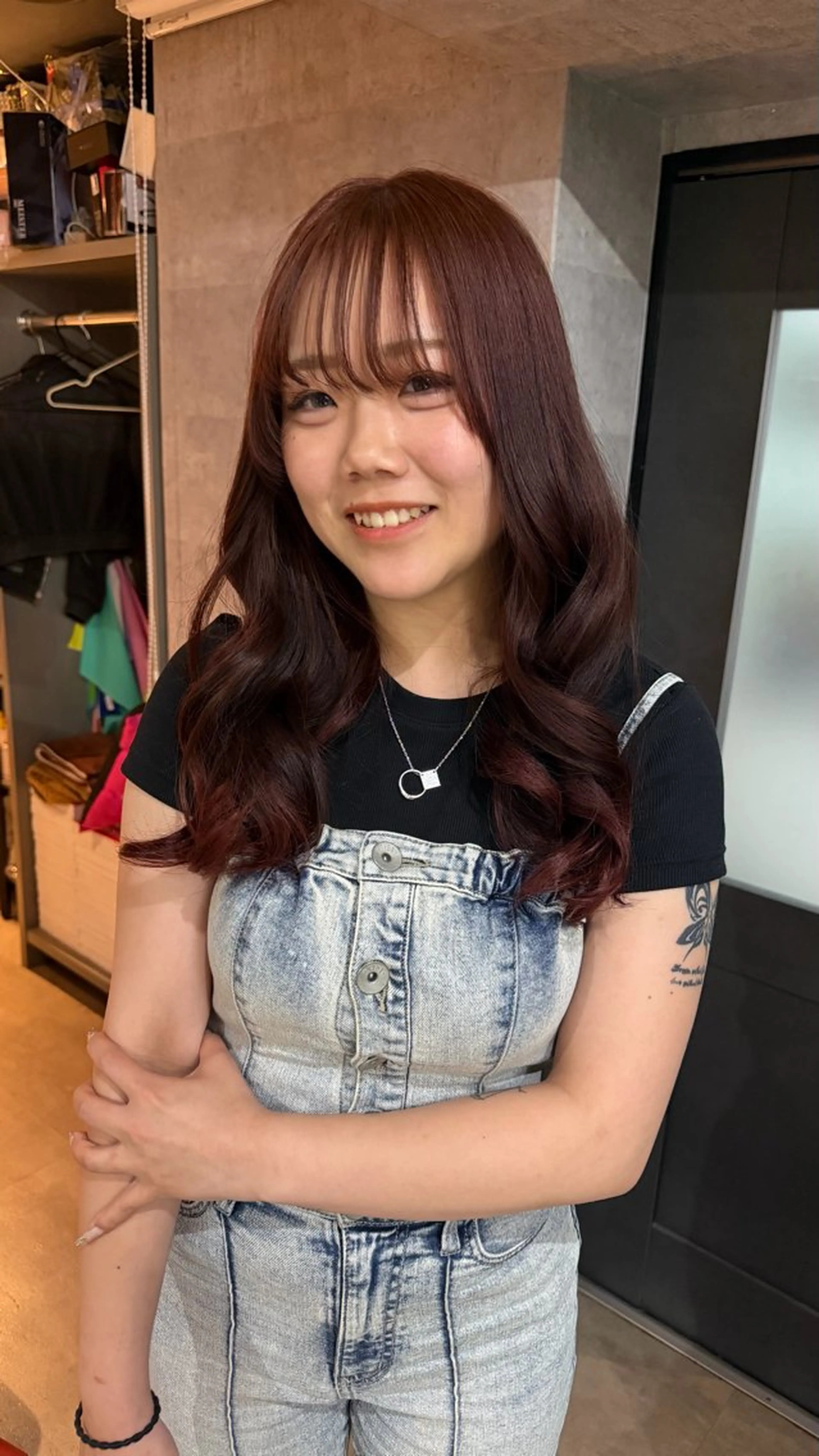 ロング カラー ヘアカラー 渡里 優菜のヘアスタイル