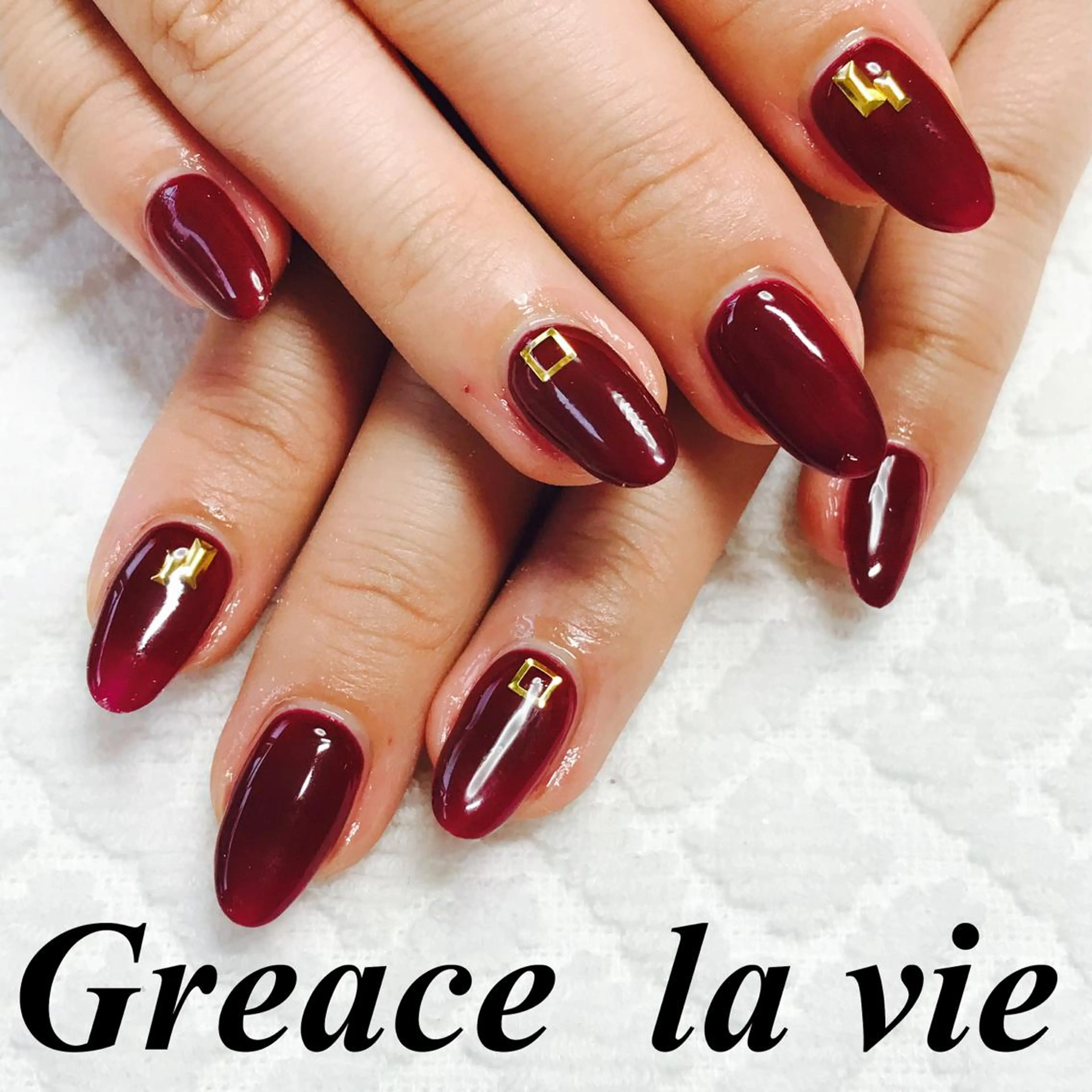 ミディアム カラー パーマ ヘアアレンジ キッズ ネイル マツエク・マツパ ボルドーカラー ボルドー Greace la vie所属・Greace  la vieのネイルデザイン