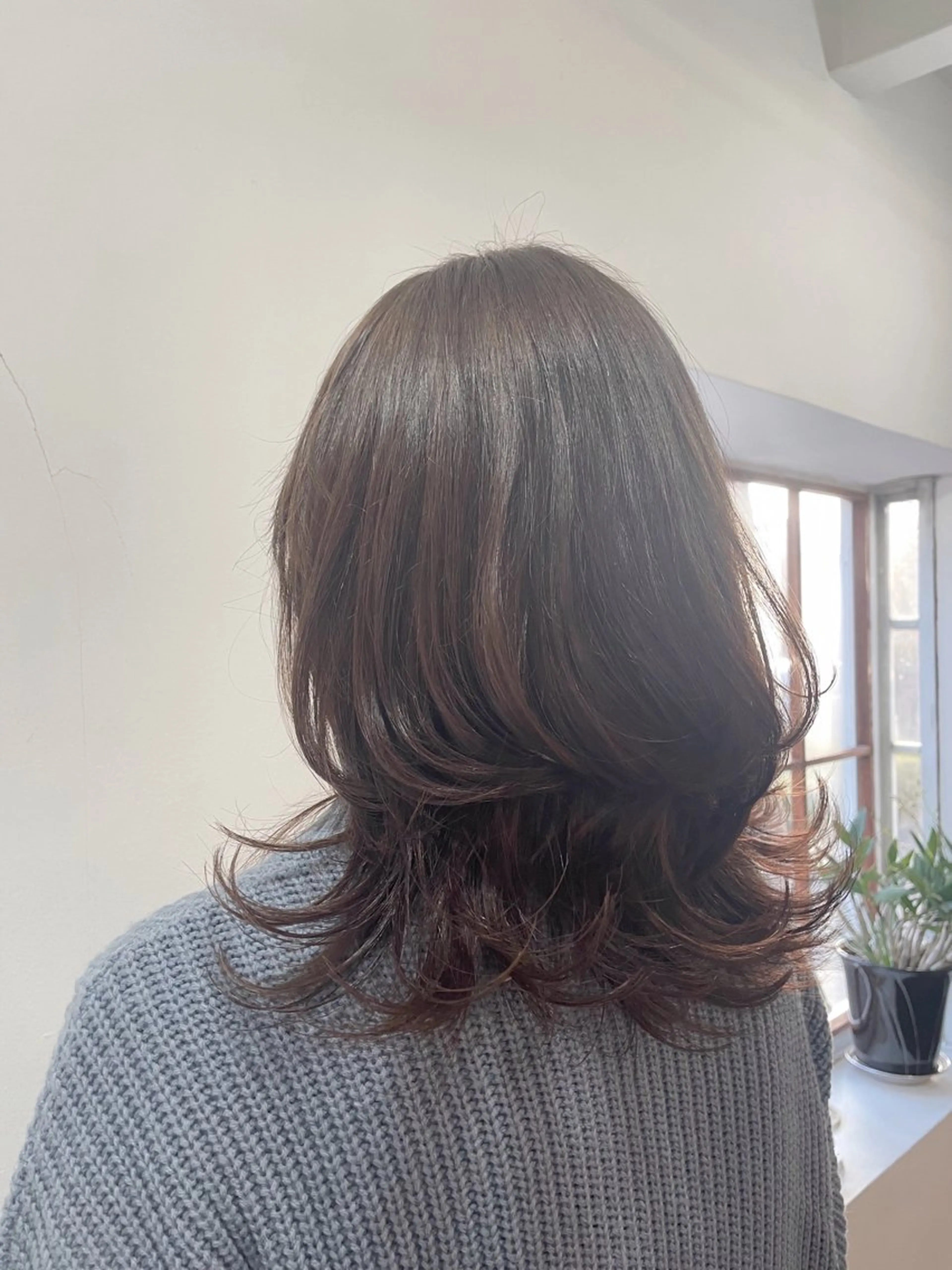 セミロング カラー アッシュ アッシュブラウン ブリーチ ブラウンカラー ケアブリーチ mopa_kaede 暖色カラー/ロングのヘアスタイル