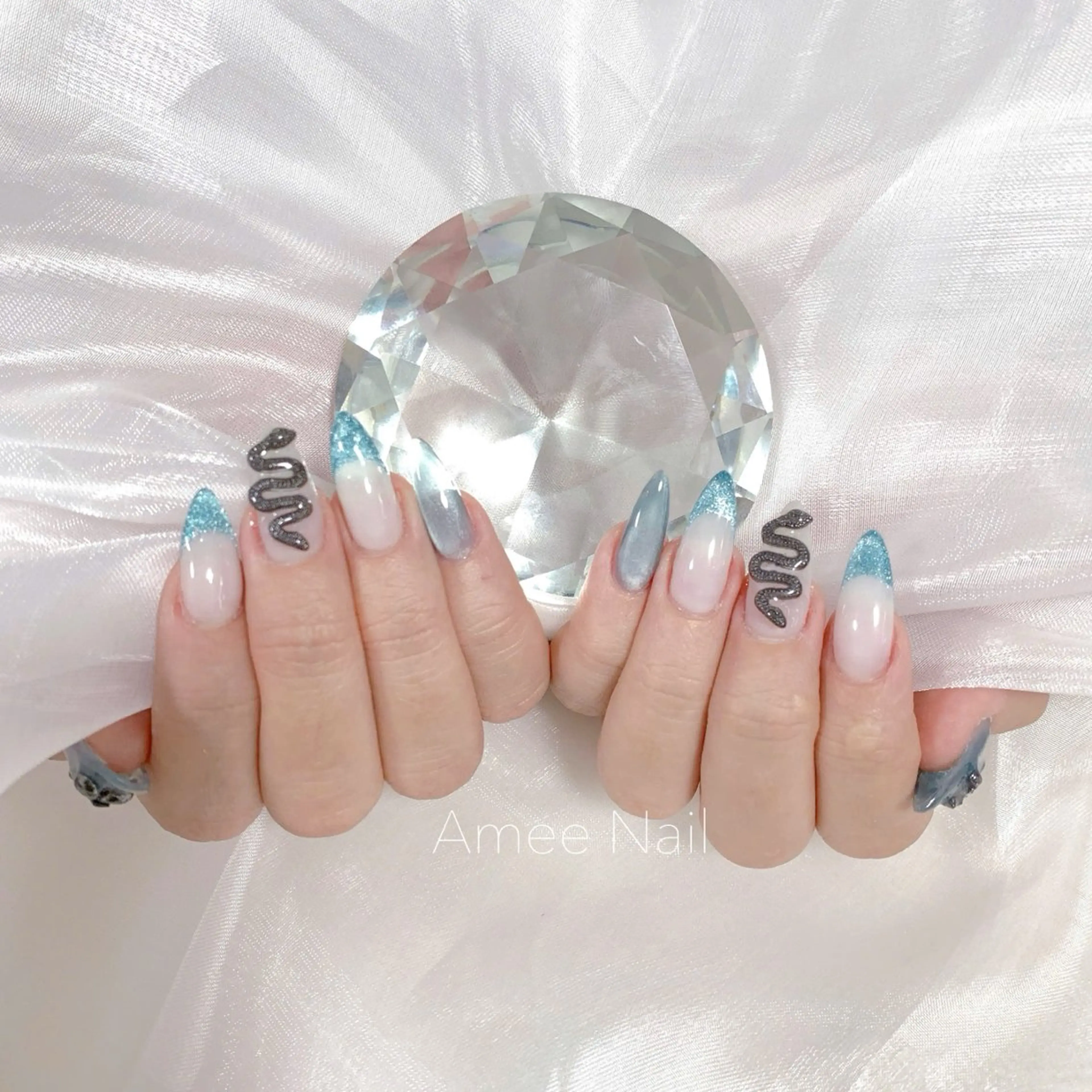ネイル オーロラネイル クリアネイル フラッシュネイル ジェルネイル グラデーション ハンドネイル Amee Nail Salonのネイルデザイン