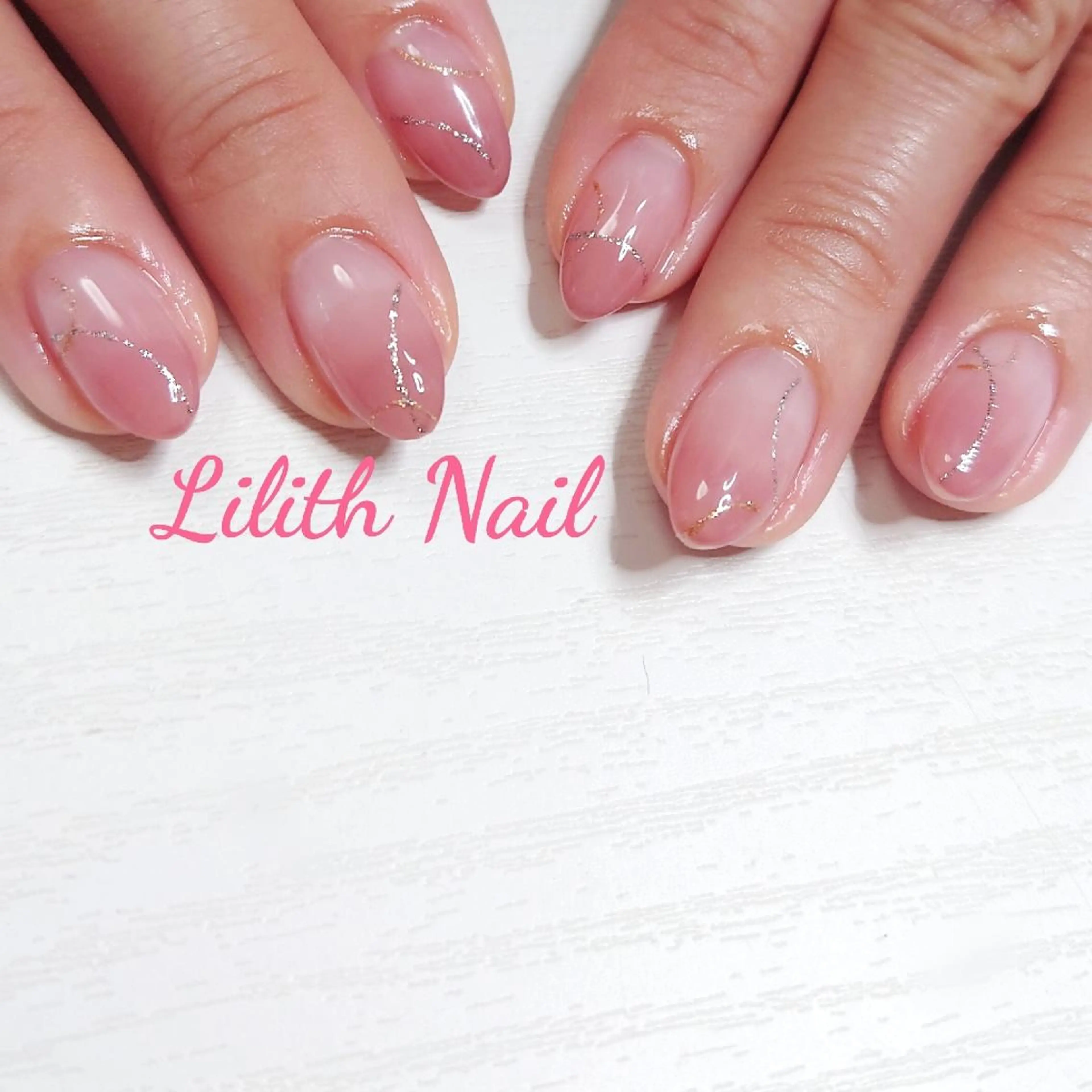 ネイル グラデーション ラメ(グリッター) ピンク シンプルネイル 春ネイル ハンドネイル Lilith Nailのネイルデザイン