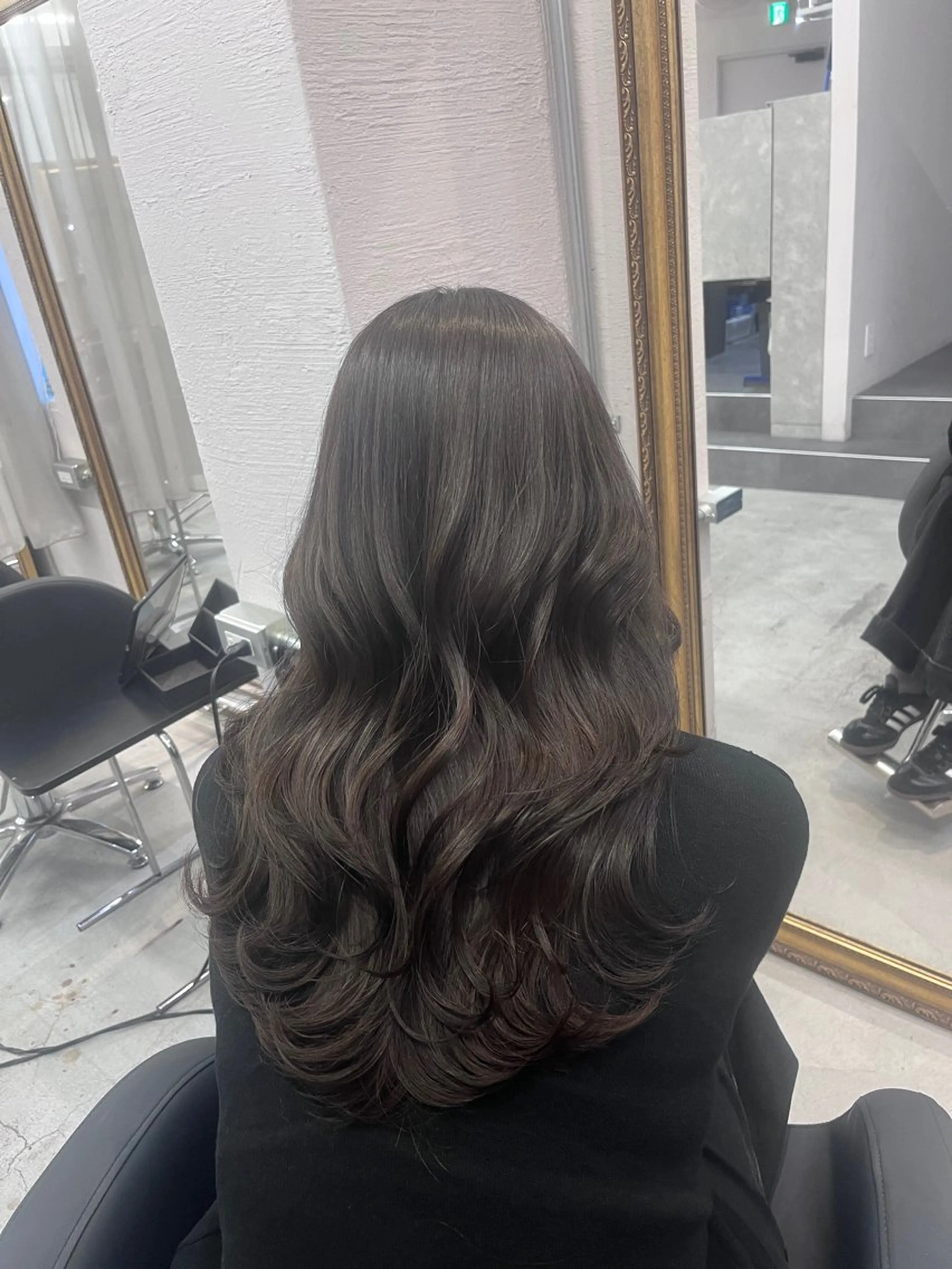 ロング カラー グレージュ/透け感 カラー/透明感カラーのヘアスタイル