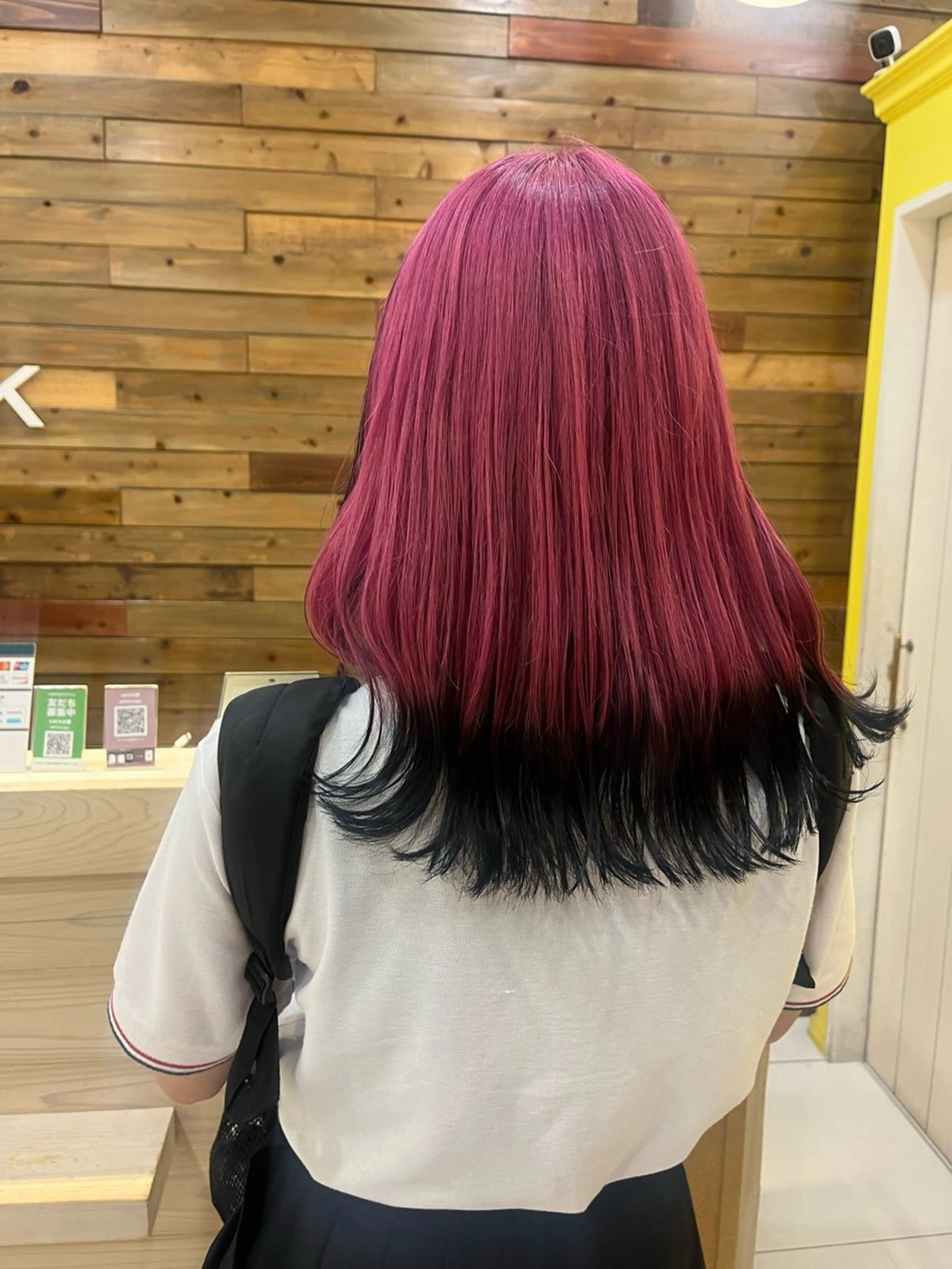 セミロング カラー ヘアカラー らいむ/レイヤー/ /イヤリングカラーのヘアスタイル