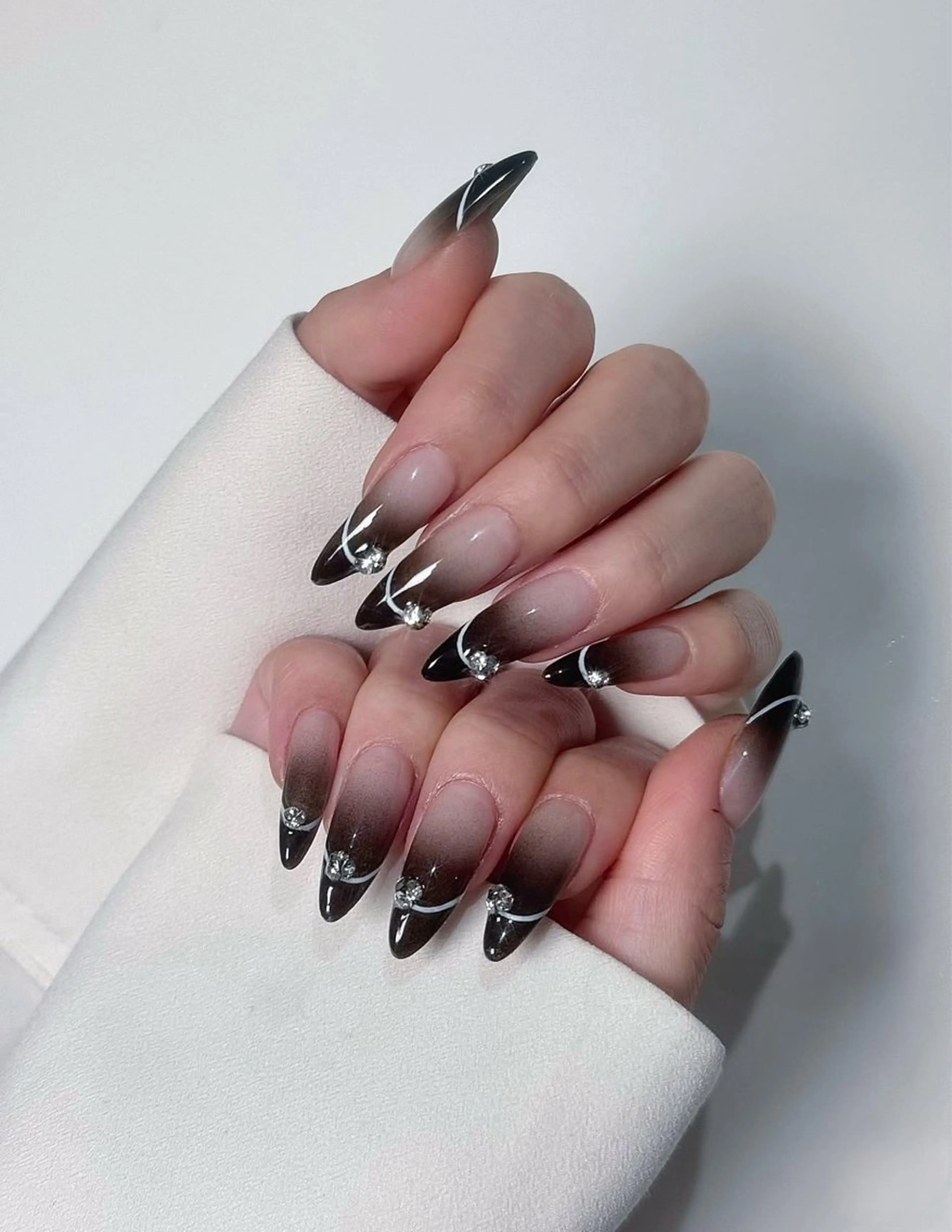 ネイル アニマル柄 オーロラネイル チークネイル フラッシュネイル ジェルネイル ハンドネイル Lyna 池袋のネイルデザイン