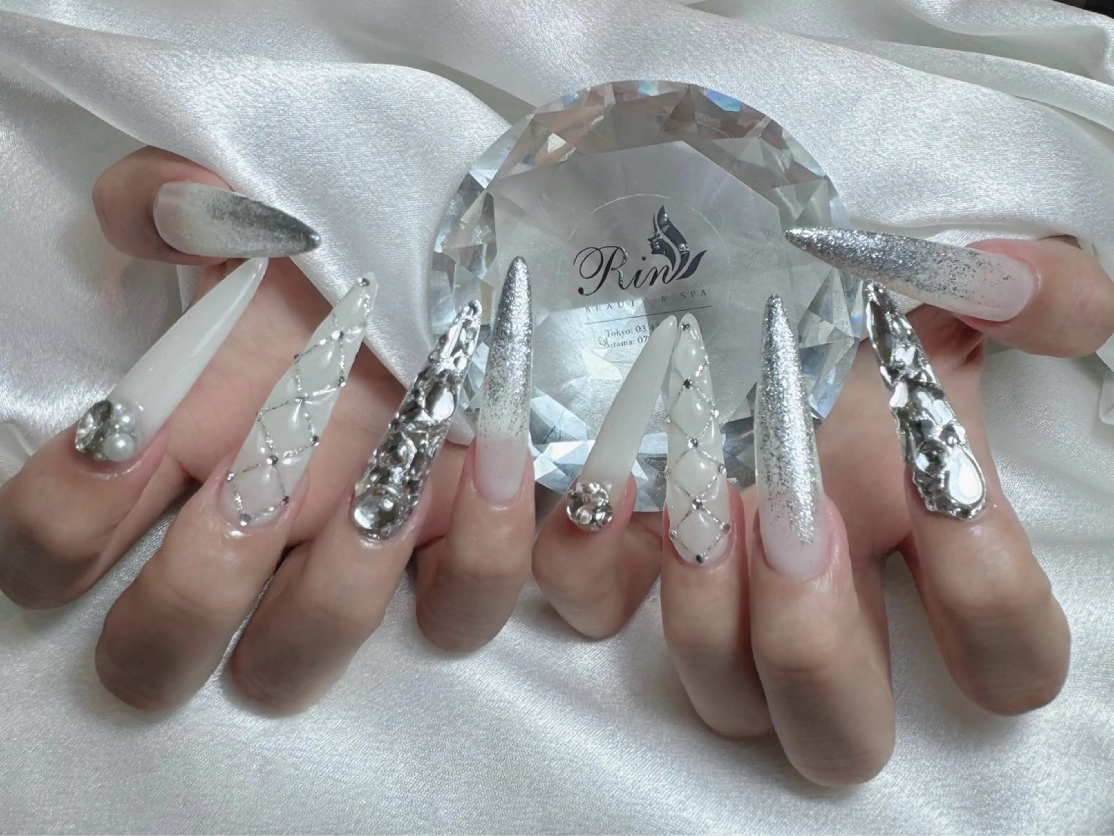 ネイル ロングネイル スーパーロングネイル リサ ネイルサロンのネイルデザイン