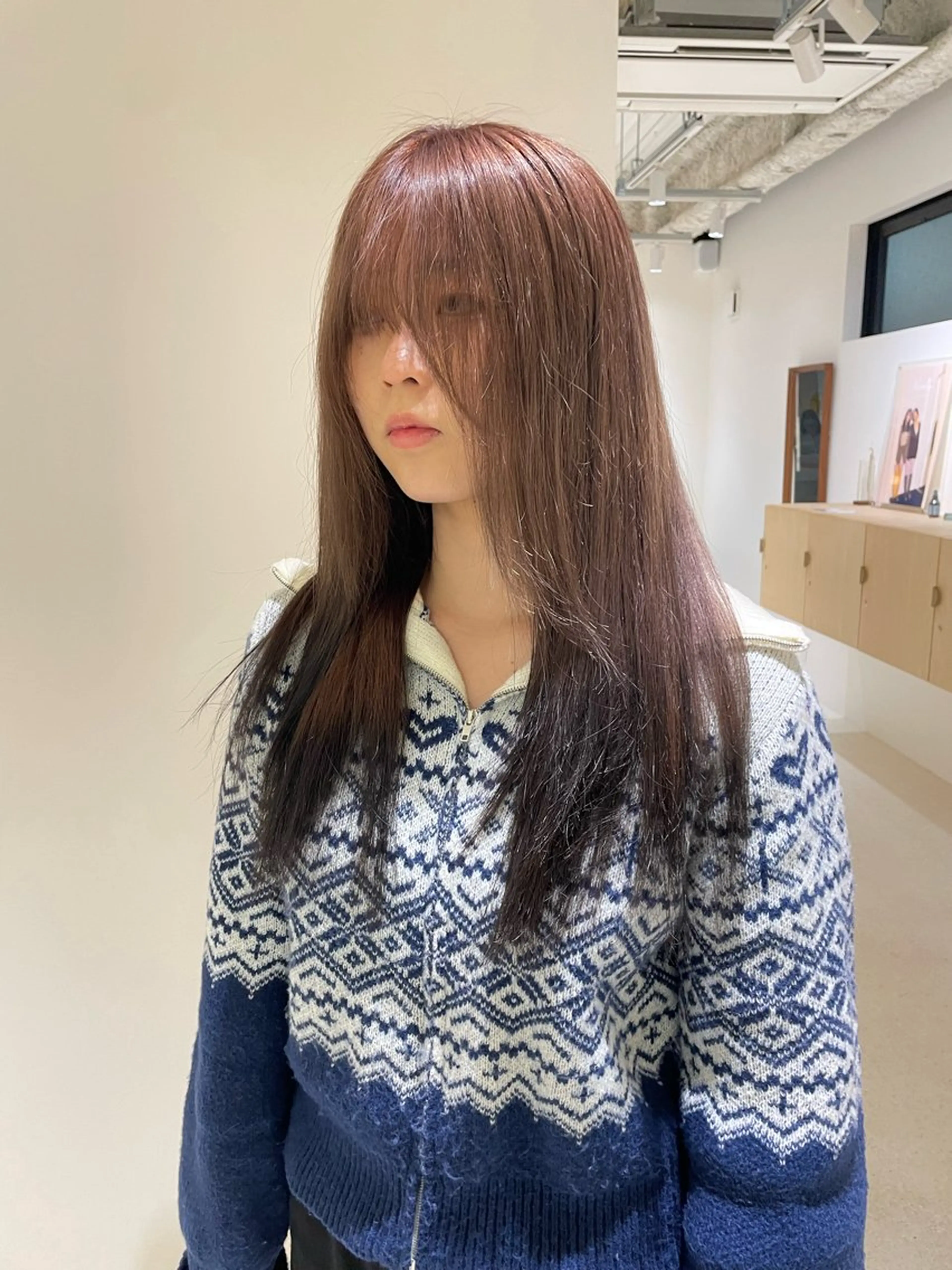 ロング カラー デザインカラー 都築 あんずのヘアスタイル