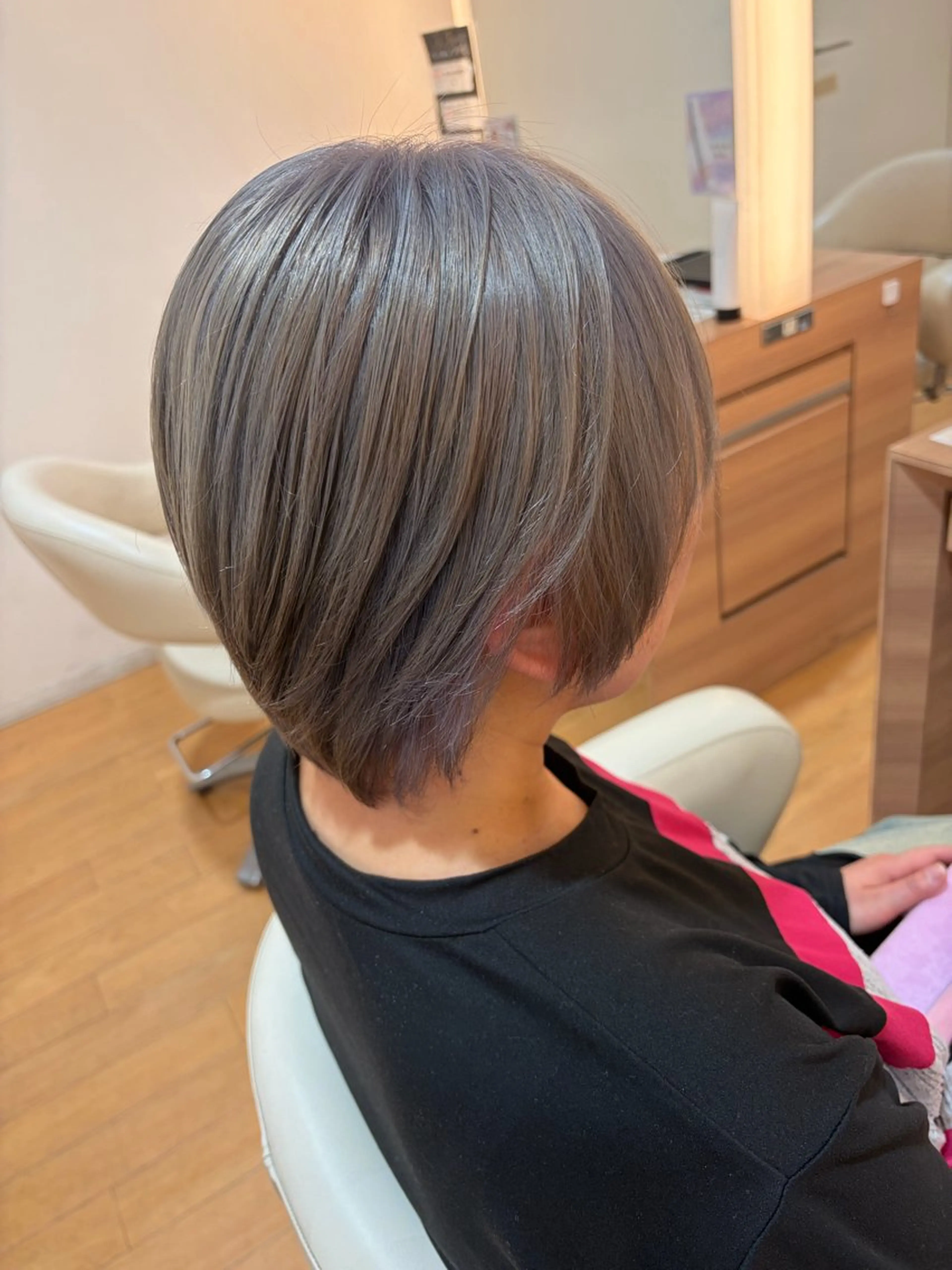 ショート 岡 愛梨のヘアスタイル