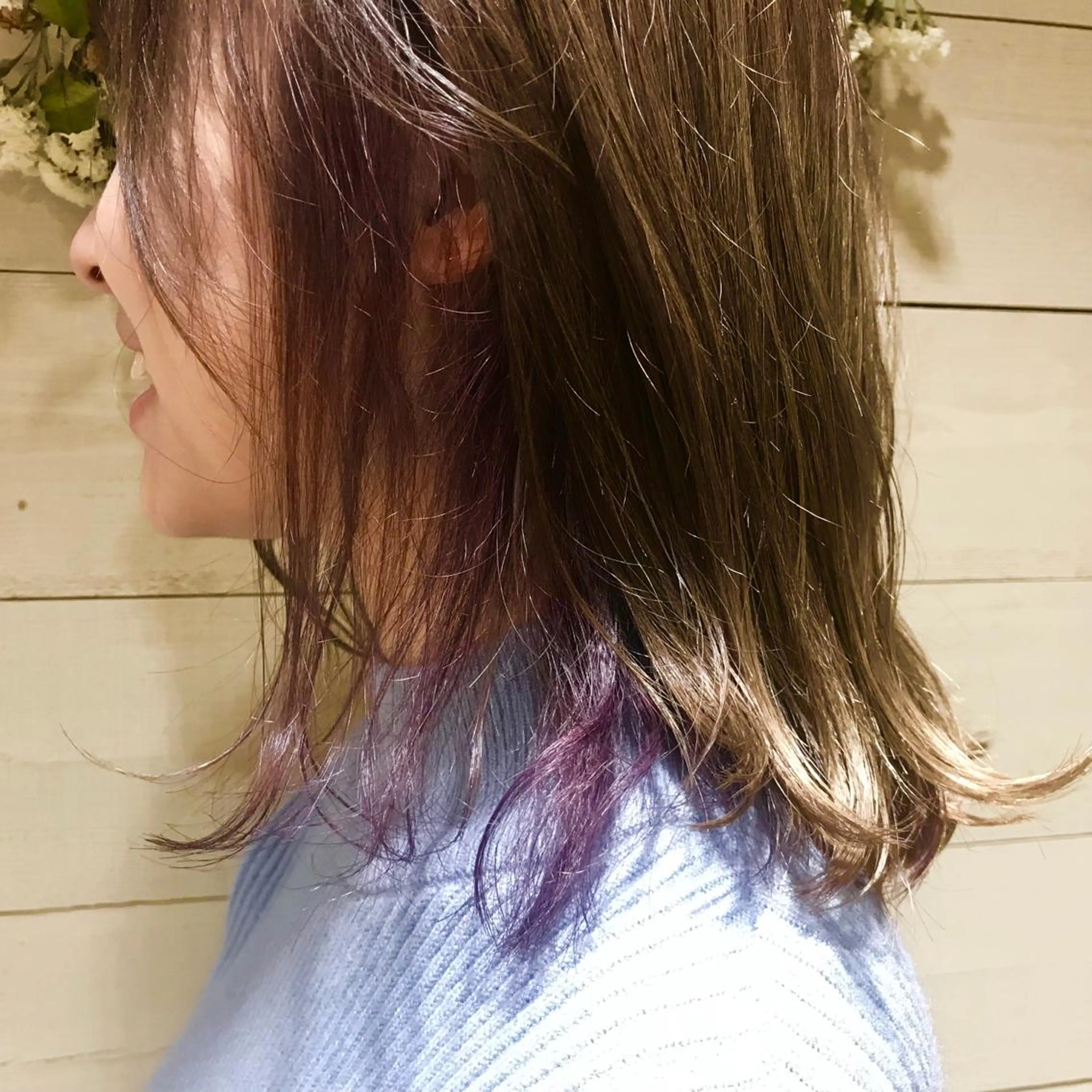 ミディアム カラー クワハラ イオリのヘアスタイル