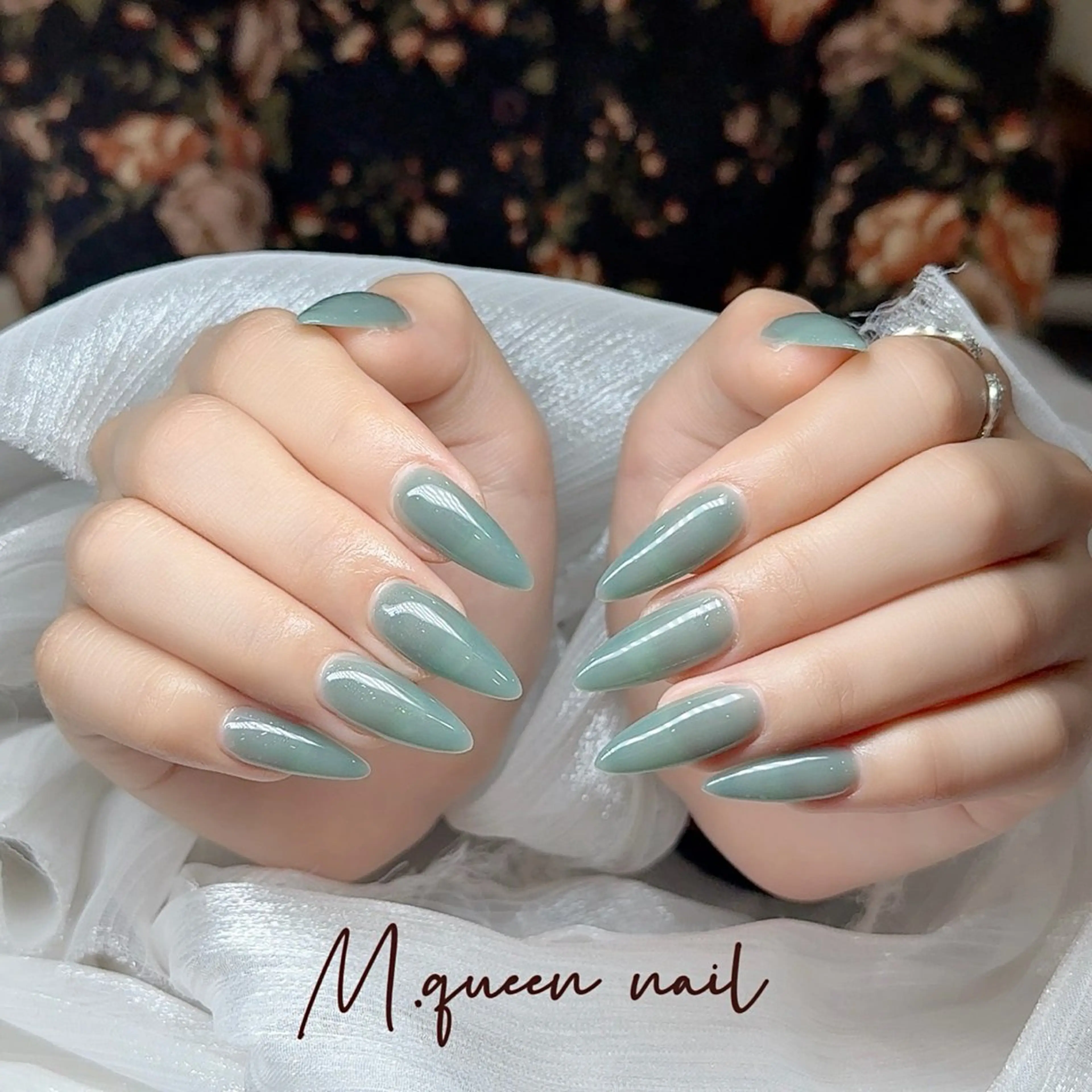 ネイル MQueen ネイルサロンのネイルデザイン