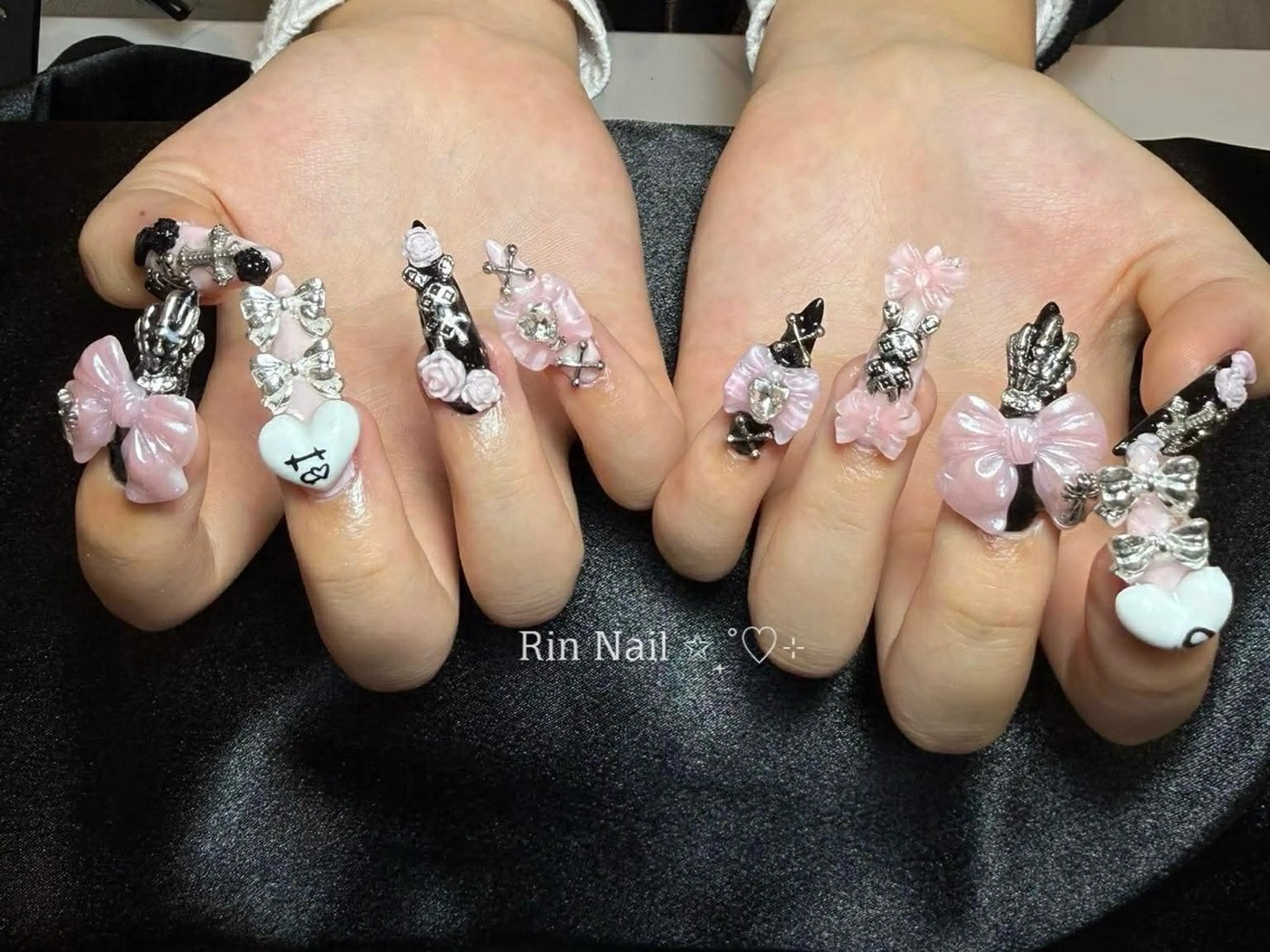 ネイル アートネイル チークネイル ジェルネイル ロングネイル マグネットネイル ハンドネイル Rin Nail 新大久保店のネイルデザイン