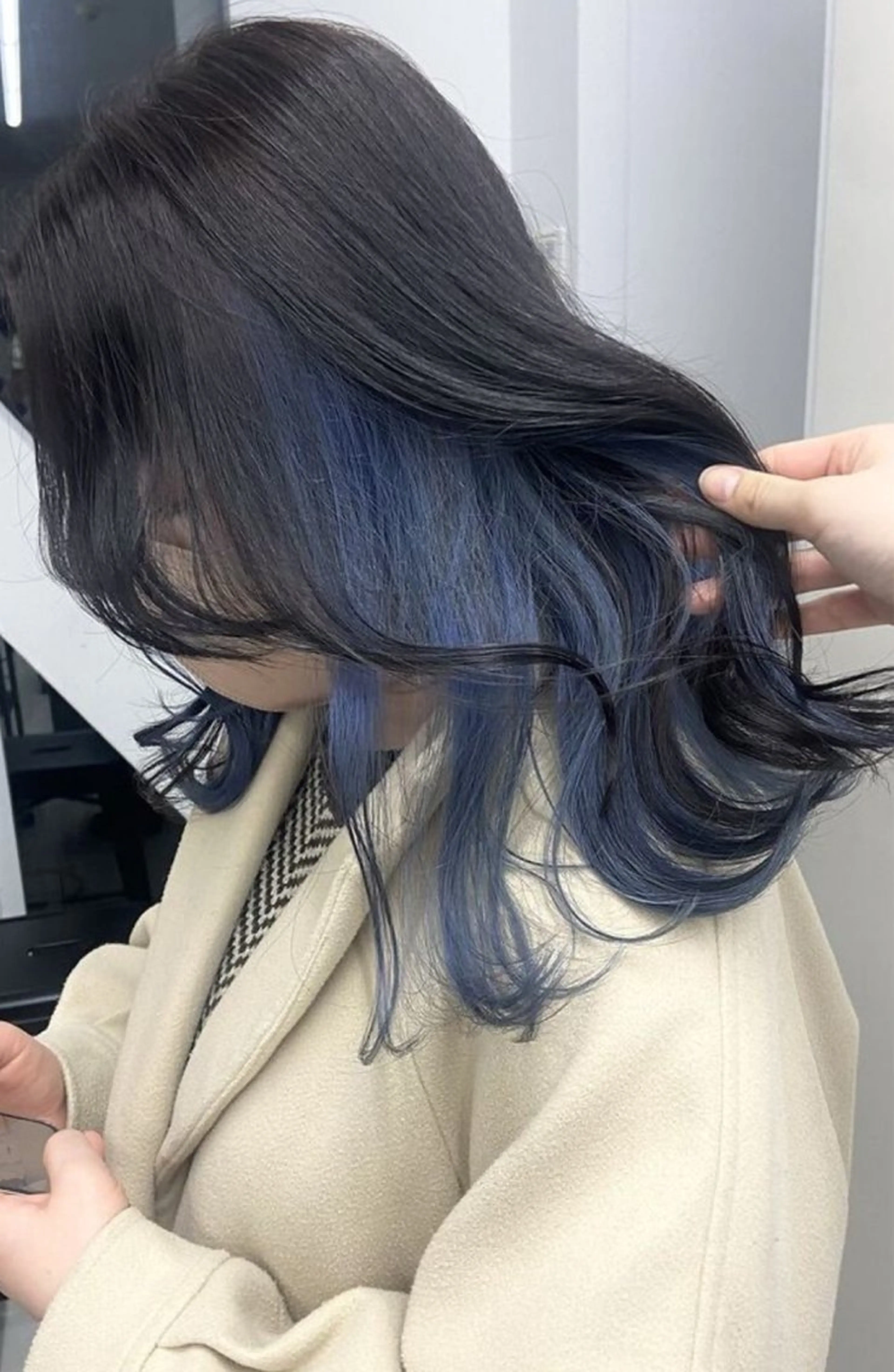 セミロング カラー ブリーチ ブルーカラー 透明感カラー デザインカラー インナーカラー 🖤酸性縮毛矯正/ 艶髪🖤のヘアスタイル