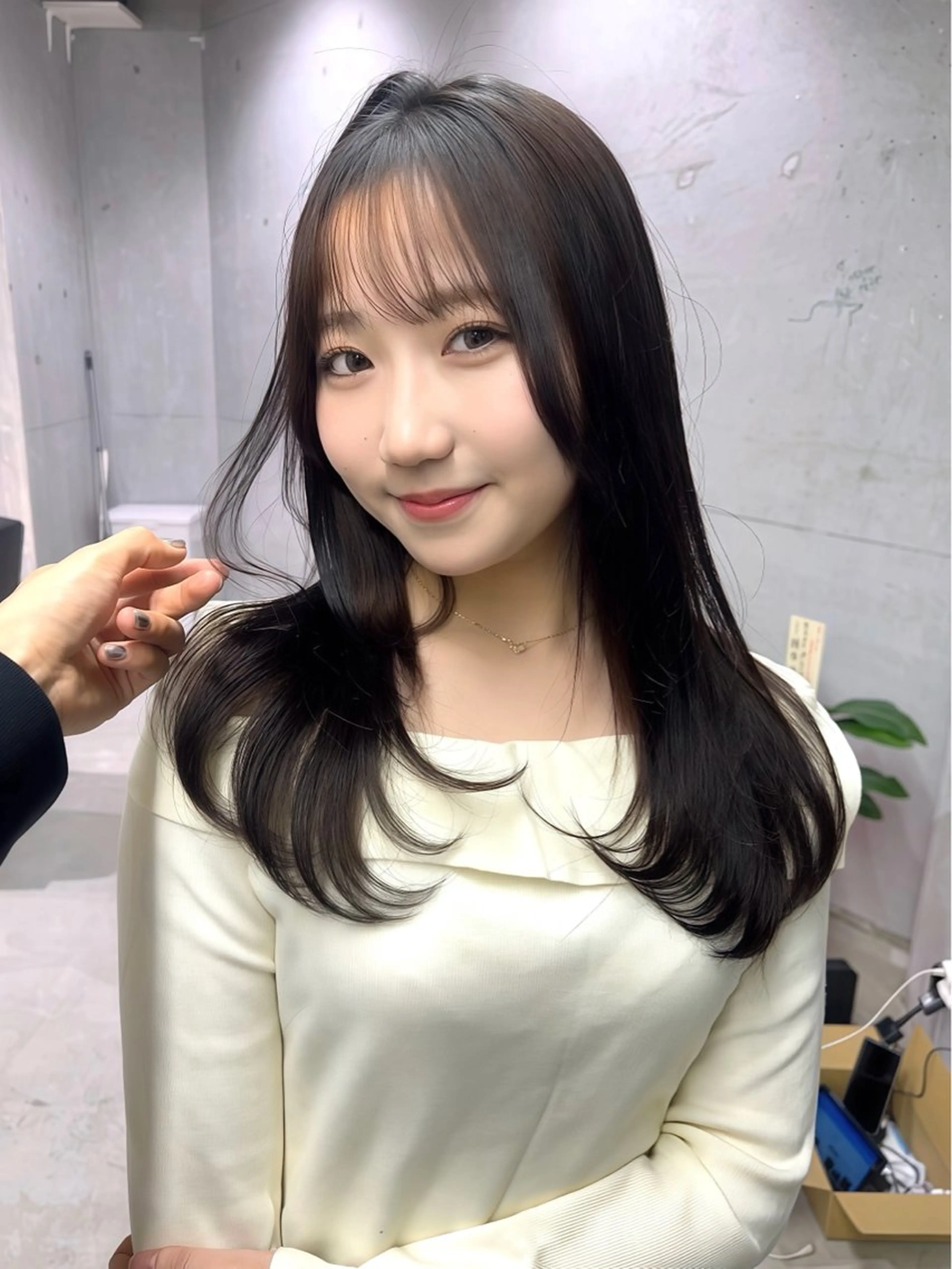 セミロング カット ヘアカラー トリートメント 韓国🇰🇷レイヤー カットオリーブカラーのヘアスタイル
