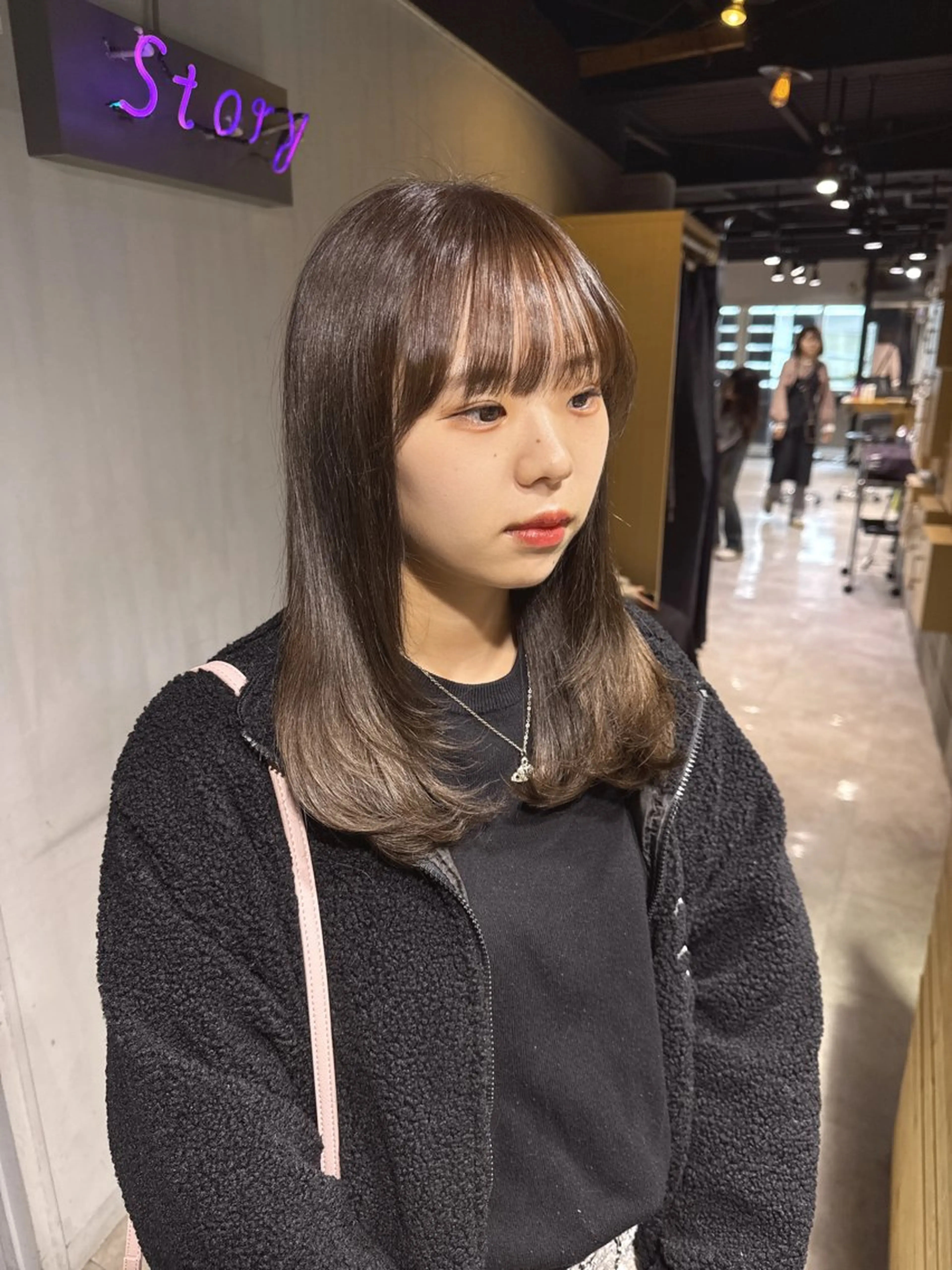 セミロング カラー カット ヘアカラー NANAMI🩵 大人可愛い韓国ヘアのヘアスタイル