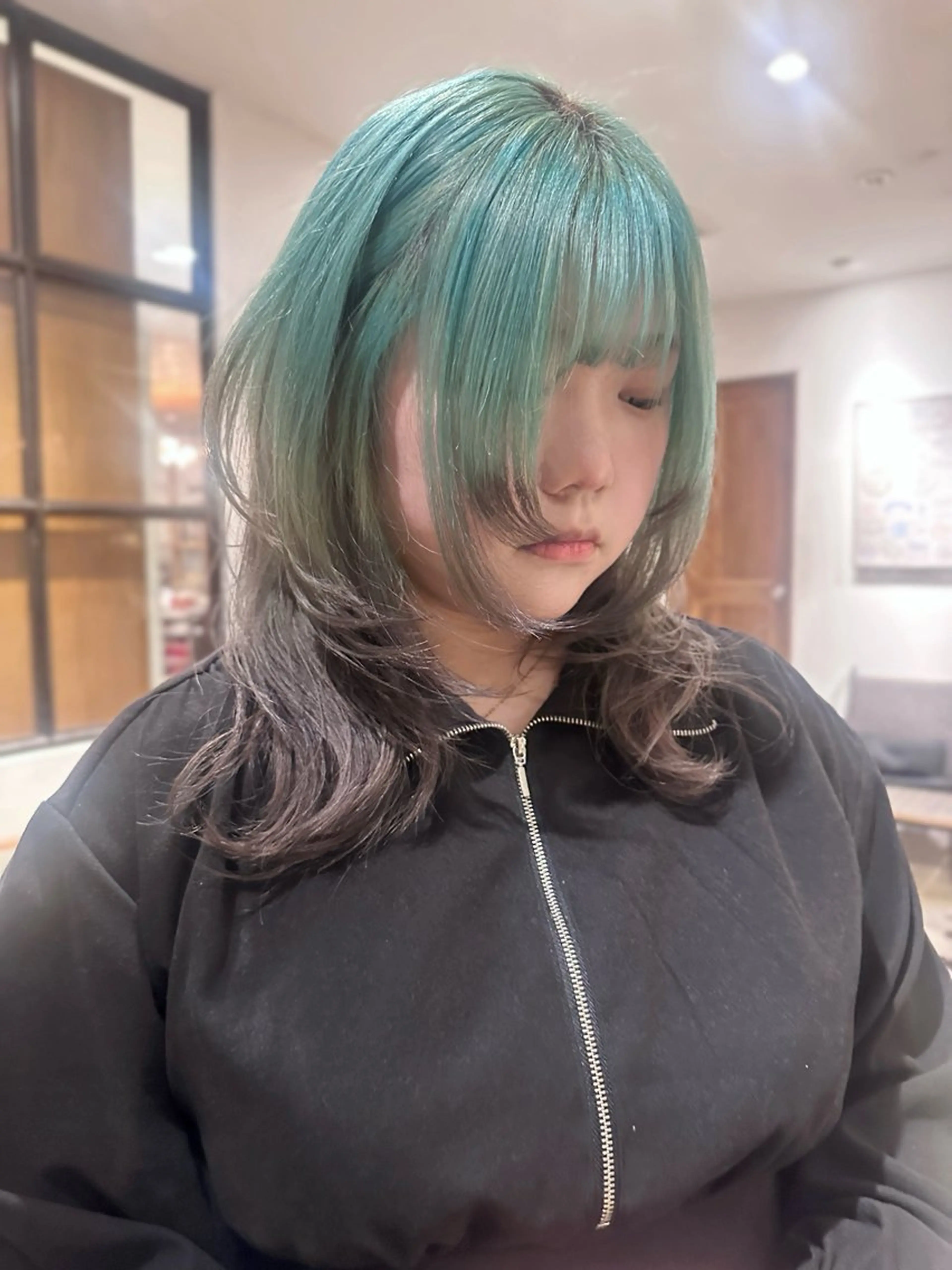 カラー デザインカラー ウルフレイヤー ヘアカラー YUI.⋆𝜗𝜚 /レイヤー/ボブのヘアスタイル