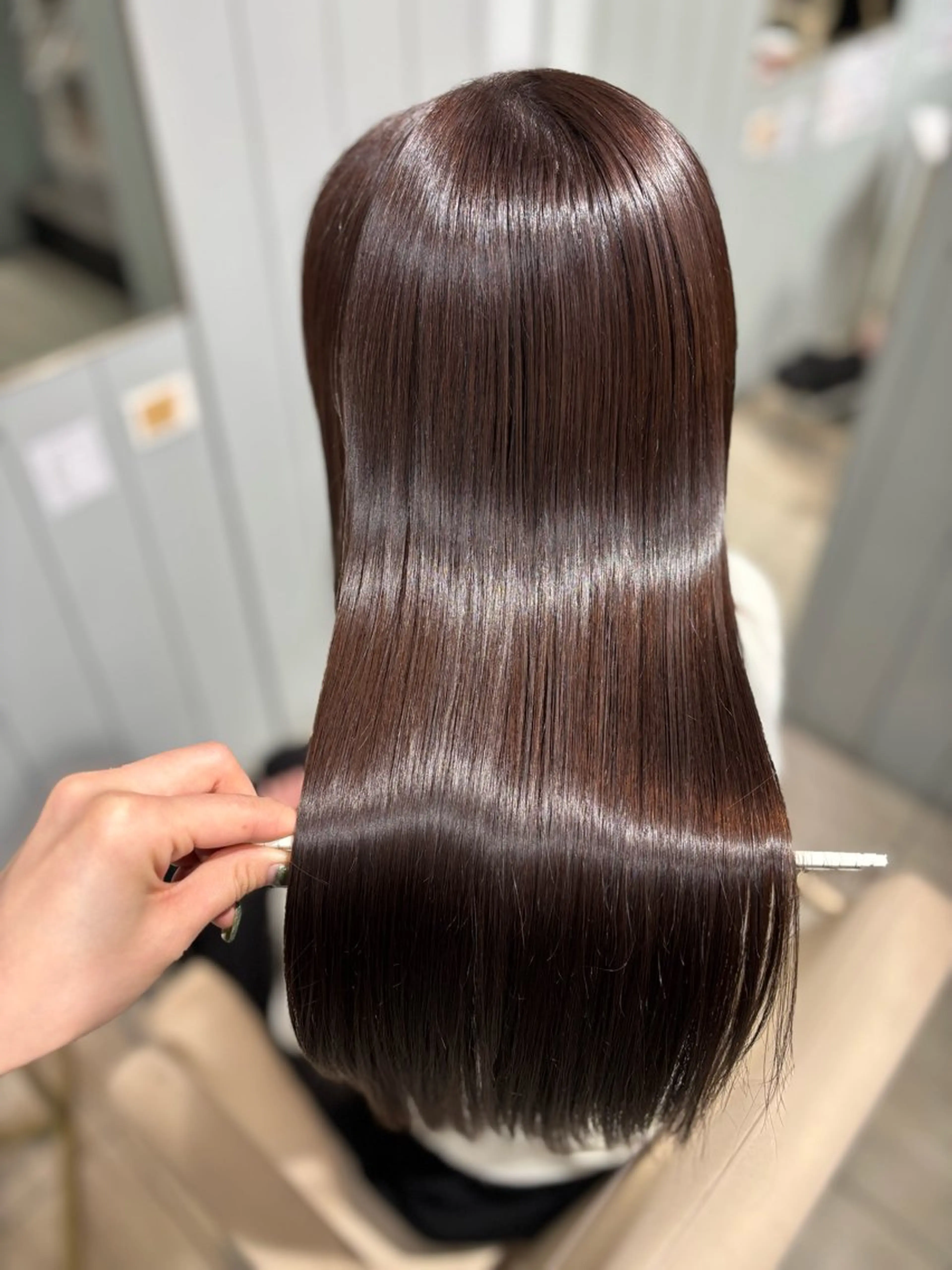 ミディアム カラー 縮毛矯正 カット ヘアカラー 縮毛矯正 トリートメント 縮毛矯正／レイヤー／ 髪質改善／海月のヘアスタイル