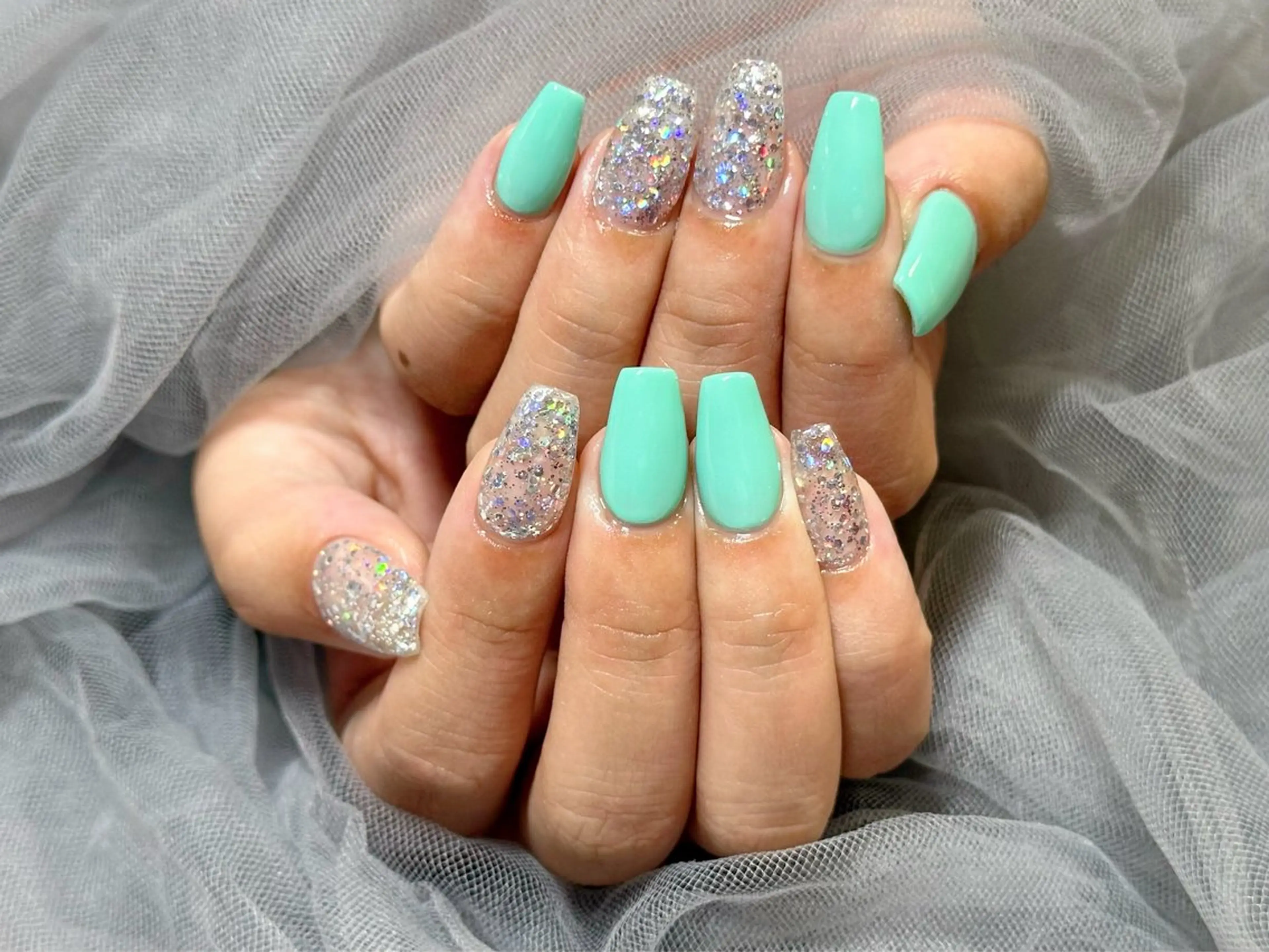 ネイル 水色 シルバー ハンドネイル Nail Salon KURELLYのネイルデザイン