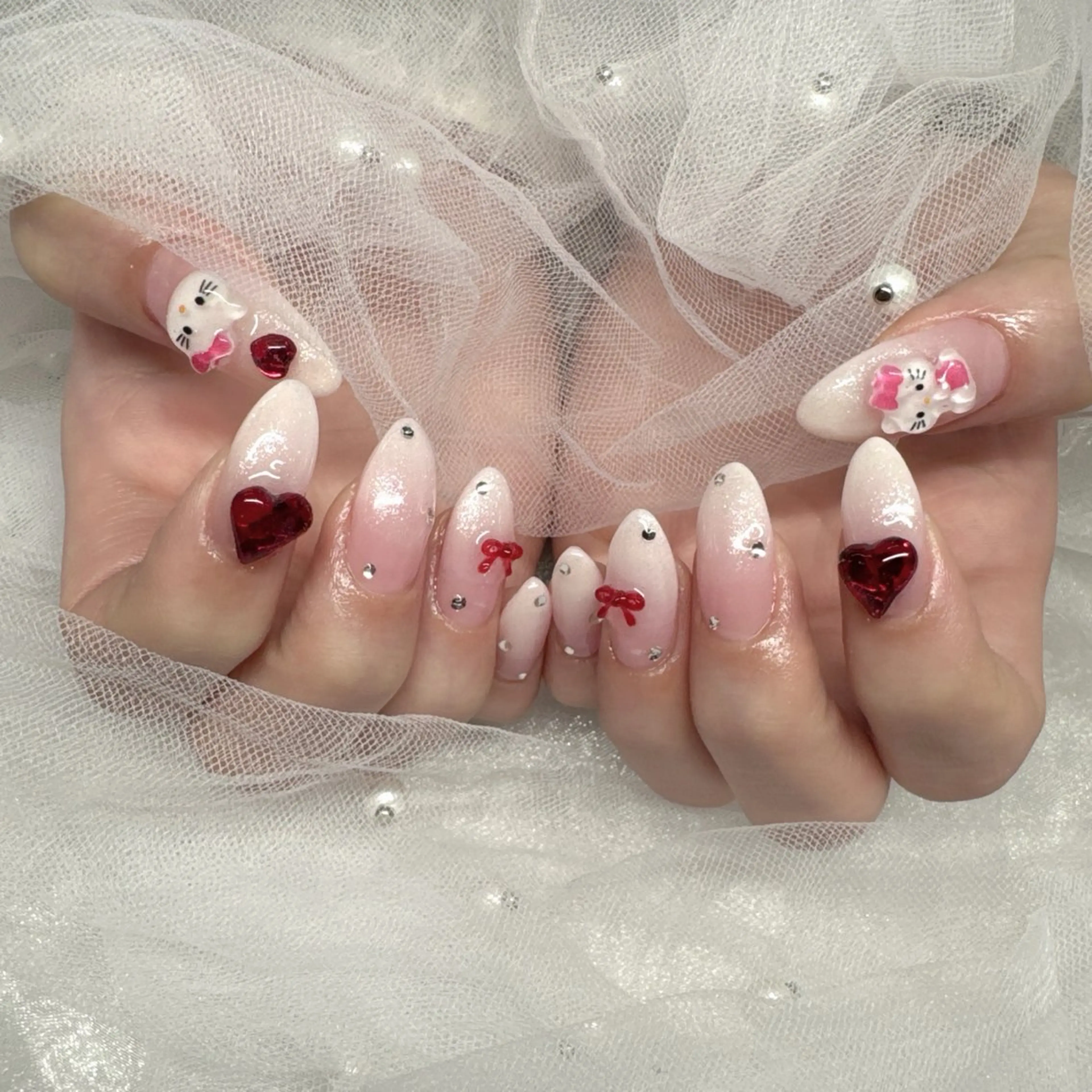 ネイル ハンドネイル ☁️BLITZ 🎀笠原雪音🎀のネイルデザイン