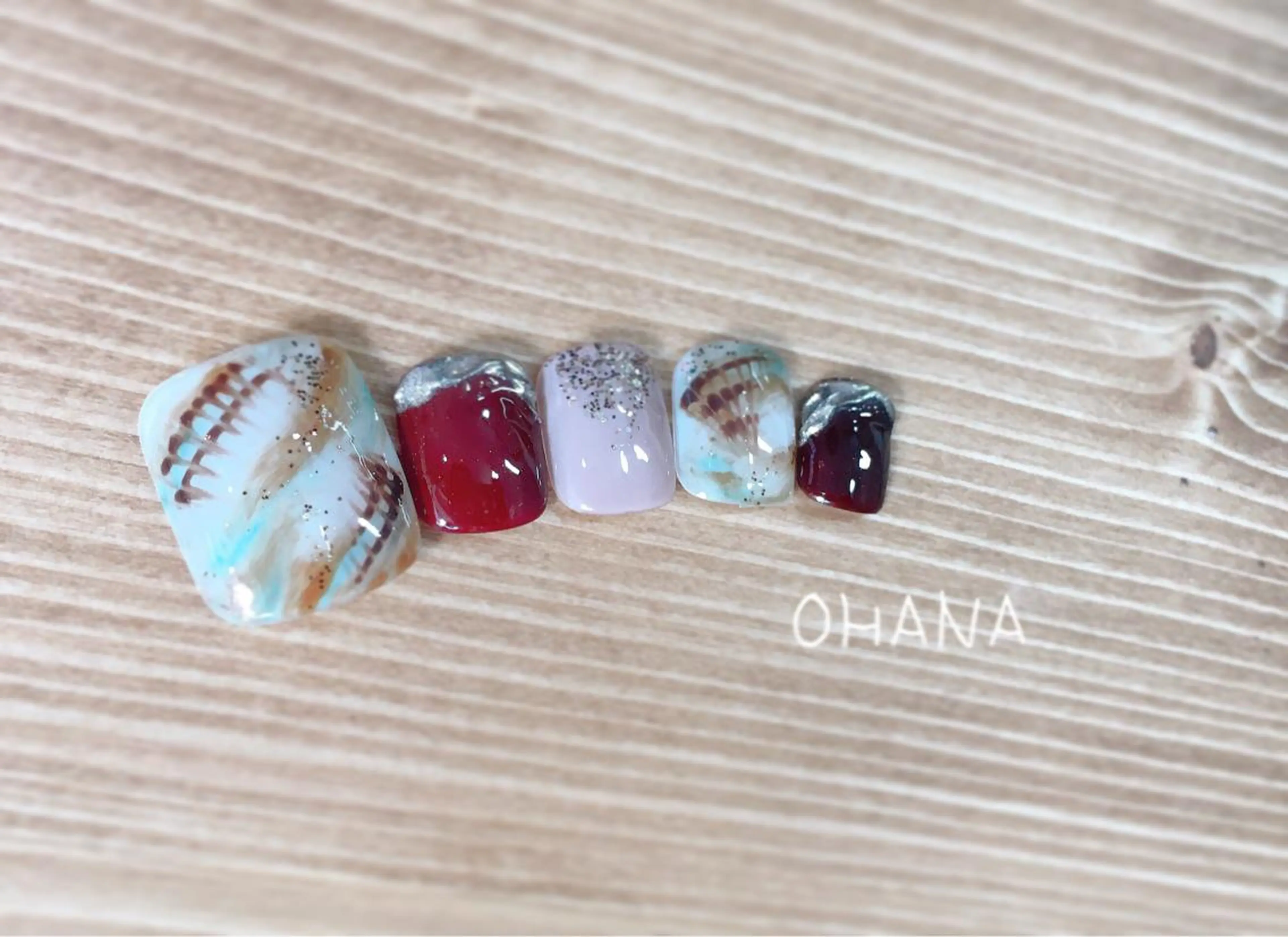 ネイル フットネイル ラメ(グリッター) ラメグラデーション ミラーネイル ニュアンスネイル nailroom OHANA🌴のネイルデザイン