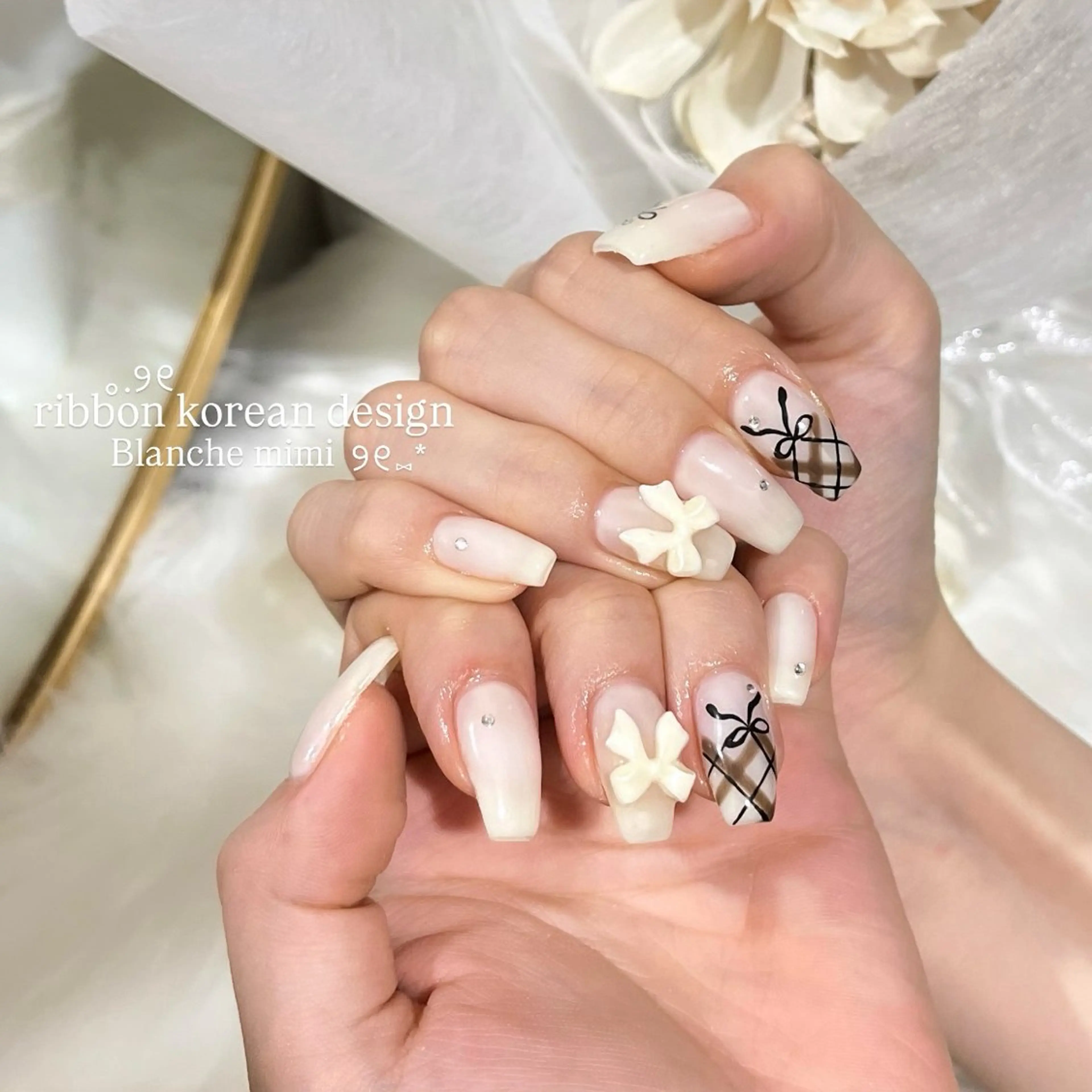 ネイル リボン ハンドネイル Blanche mimi.u_aのネイルデザイン