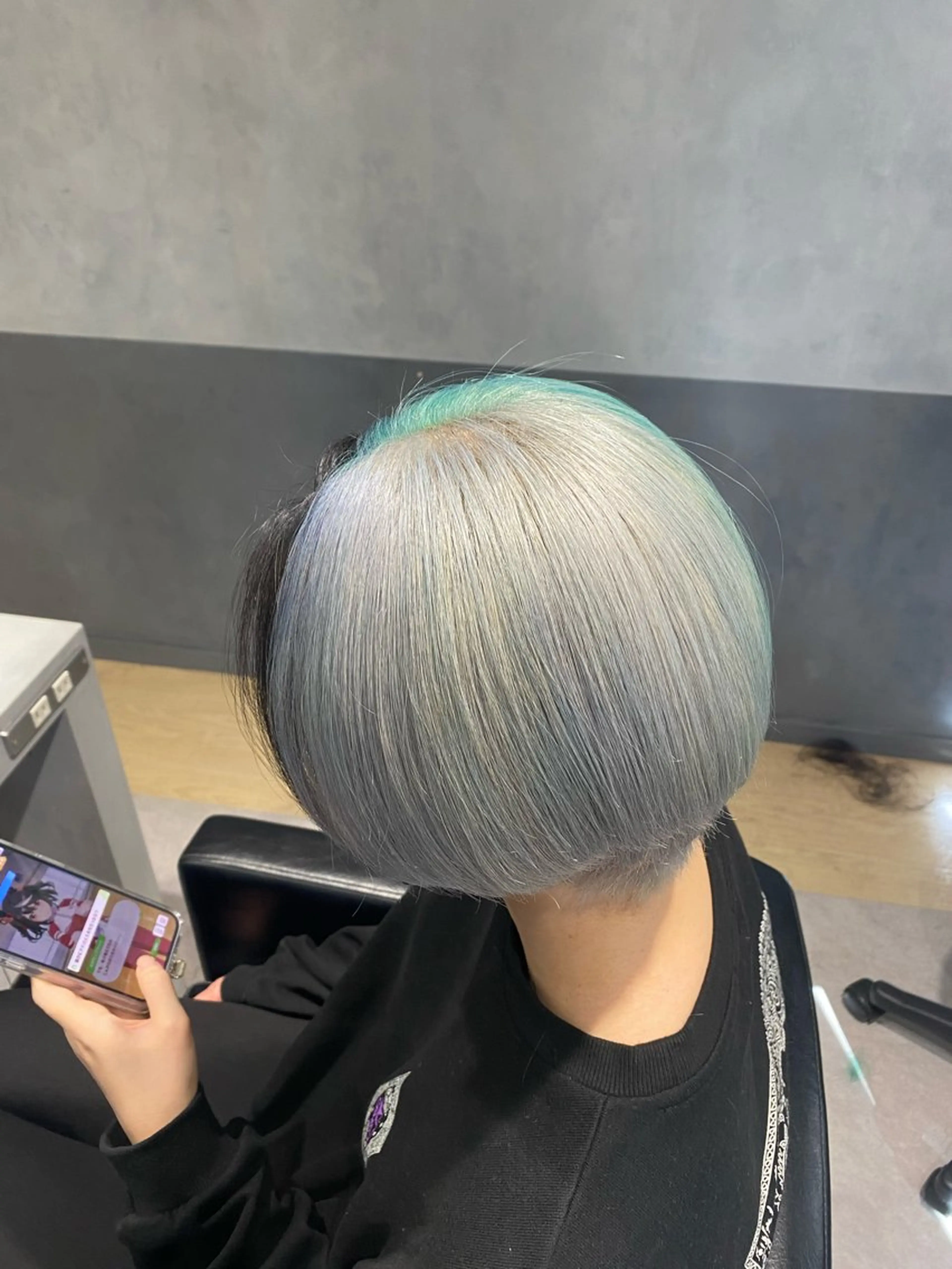 ショート ヘアカラー ハイトーンエフェクト ブリーチいち丸のヘアスタイル