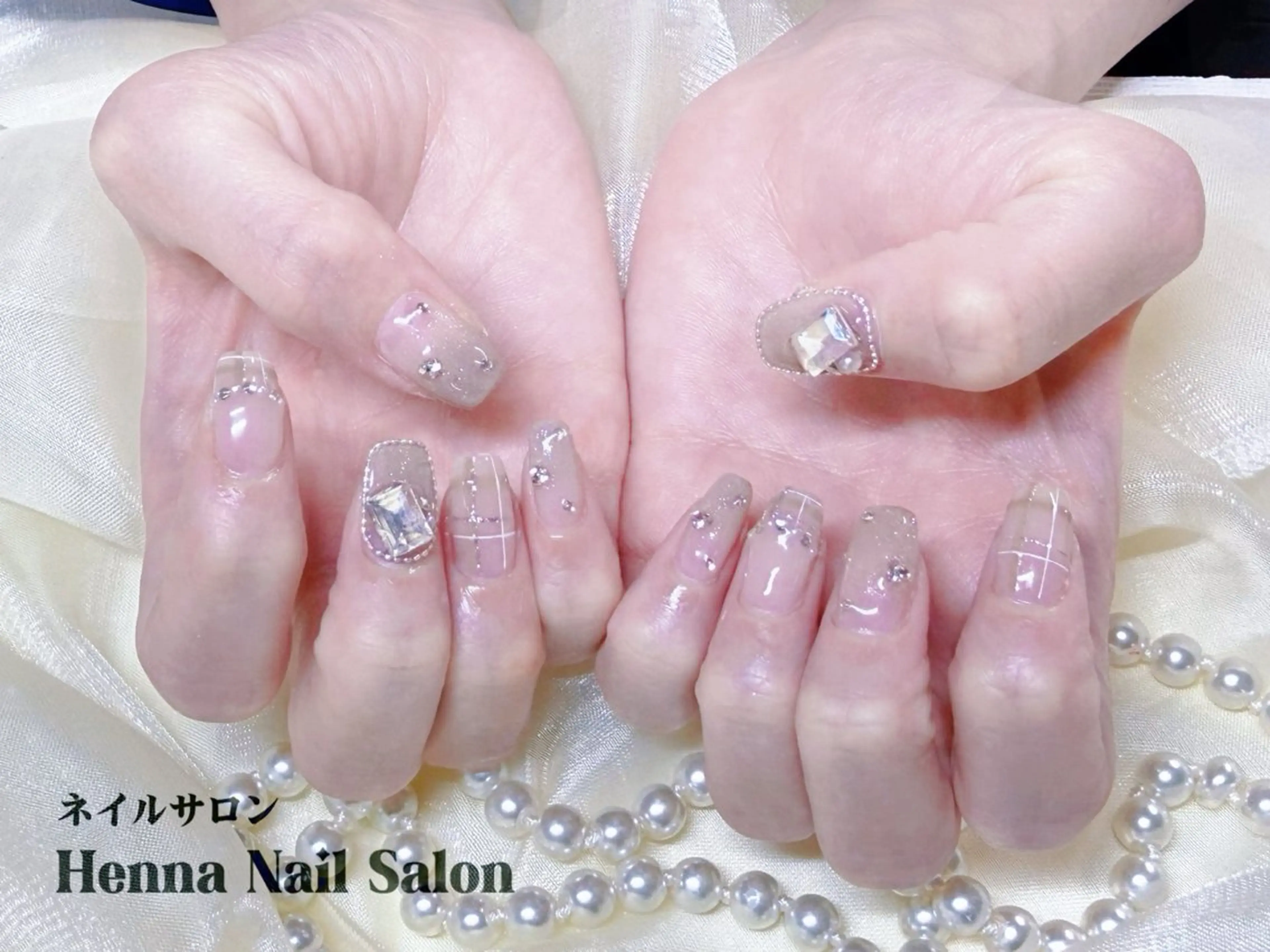 ネイル ハンドネイル Henna Kongssalonのネイルデザイン