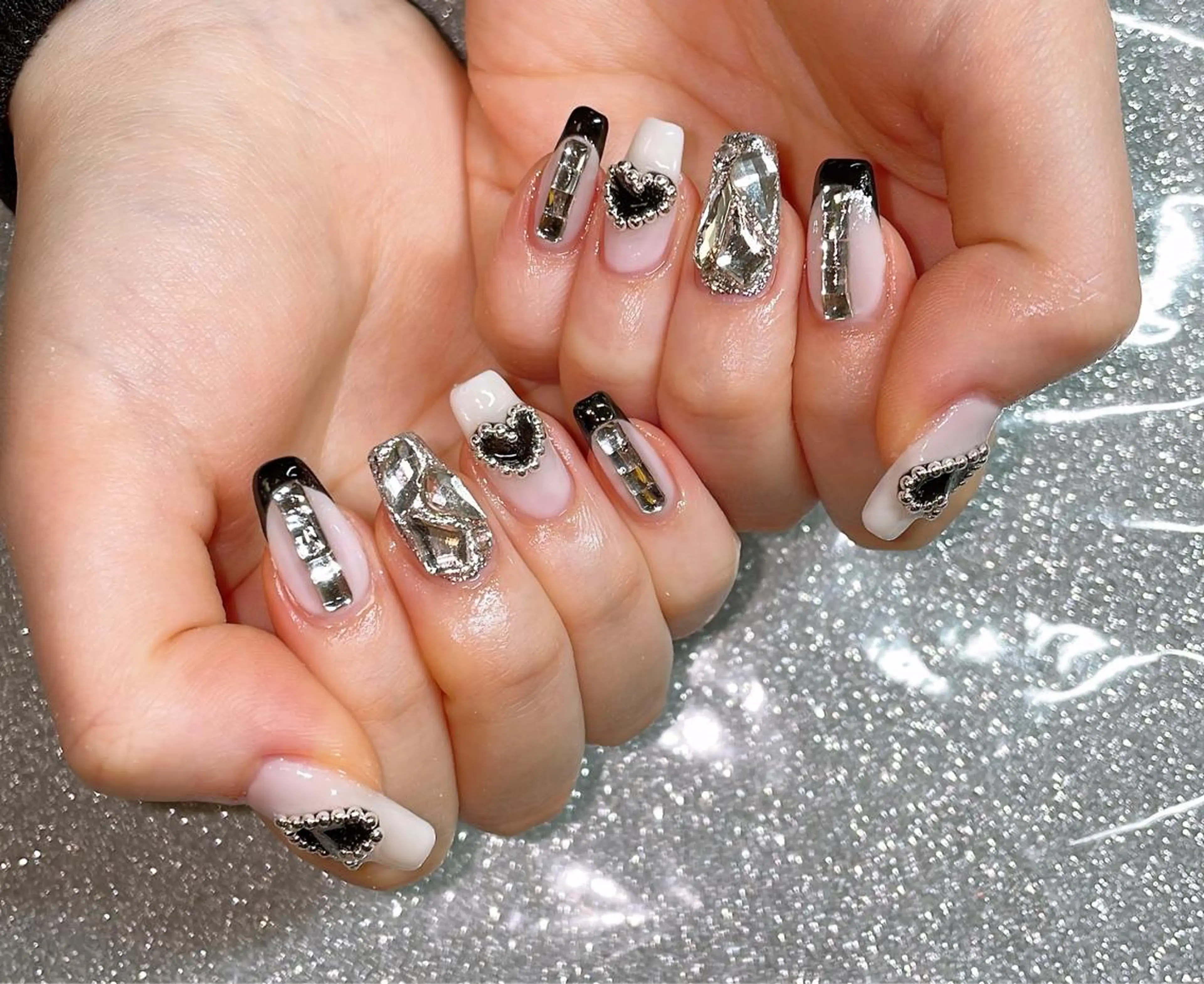 ネイル VIERU 🌈🎀💖のネイルデザイン