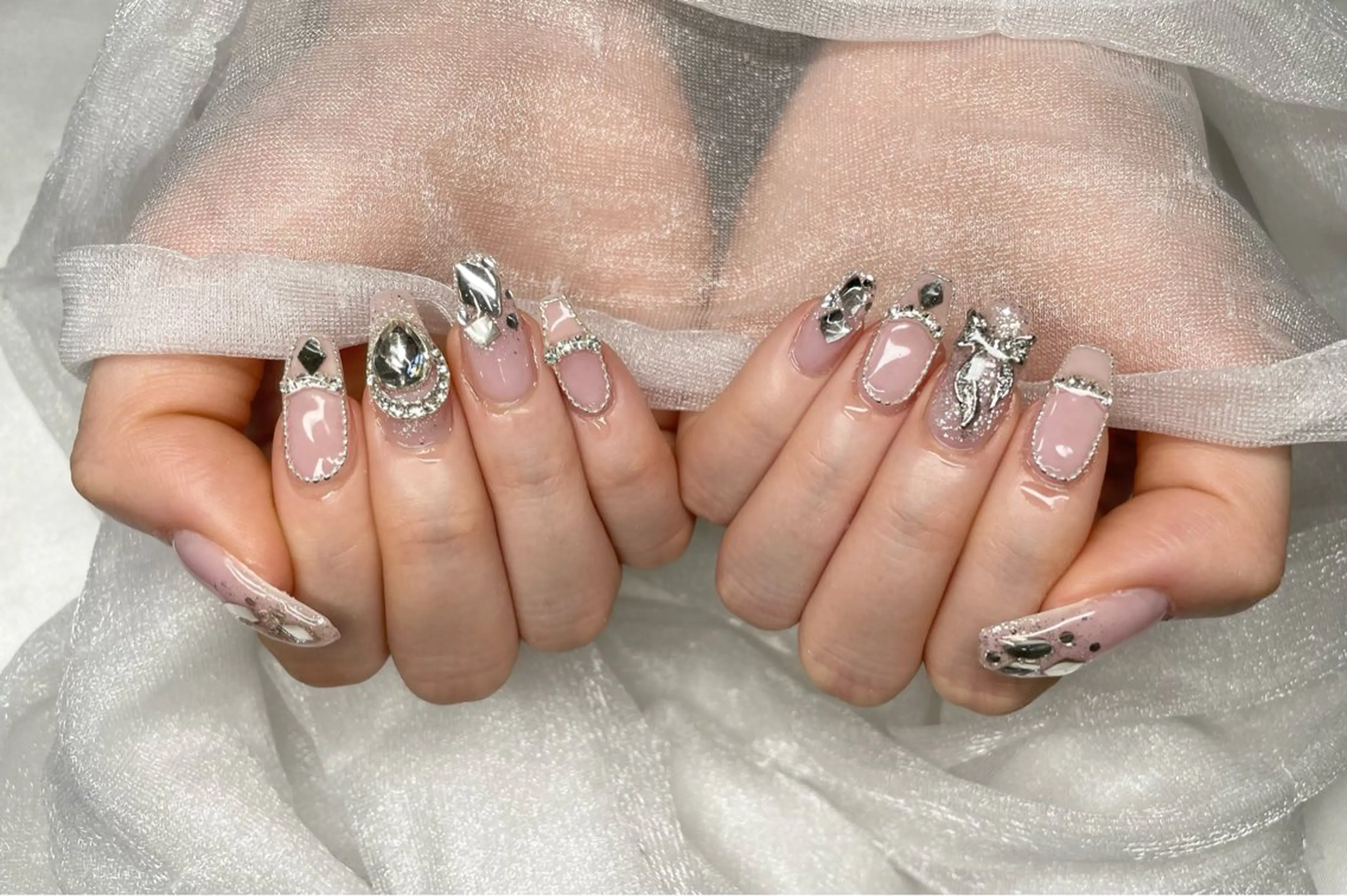 ネイル ハンドネイル Roi〈ロワ〉 Minakoのネイルデザイン