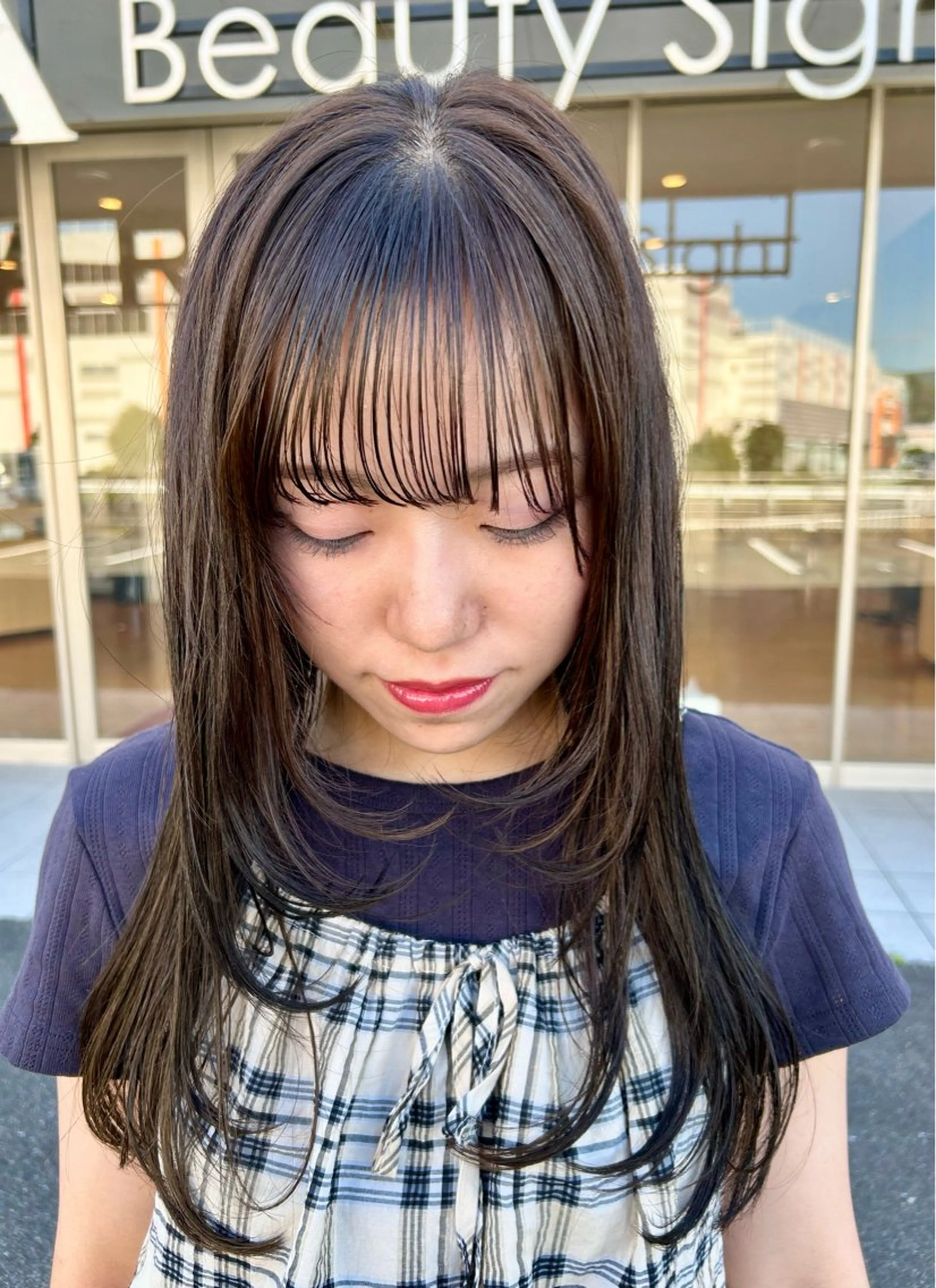 セミロング ヘアカラー SARA もものヘアスタイル