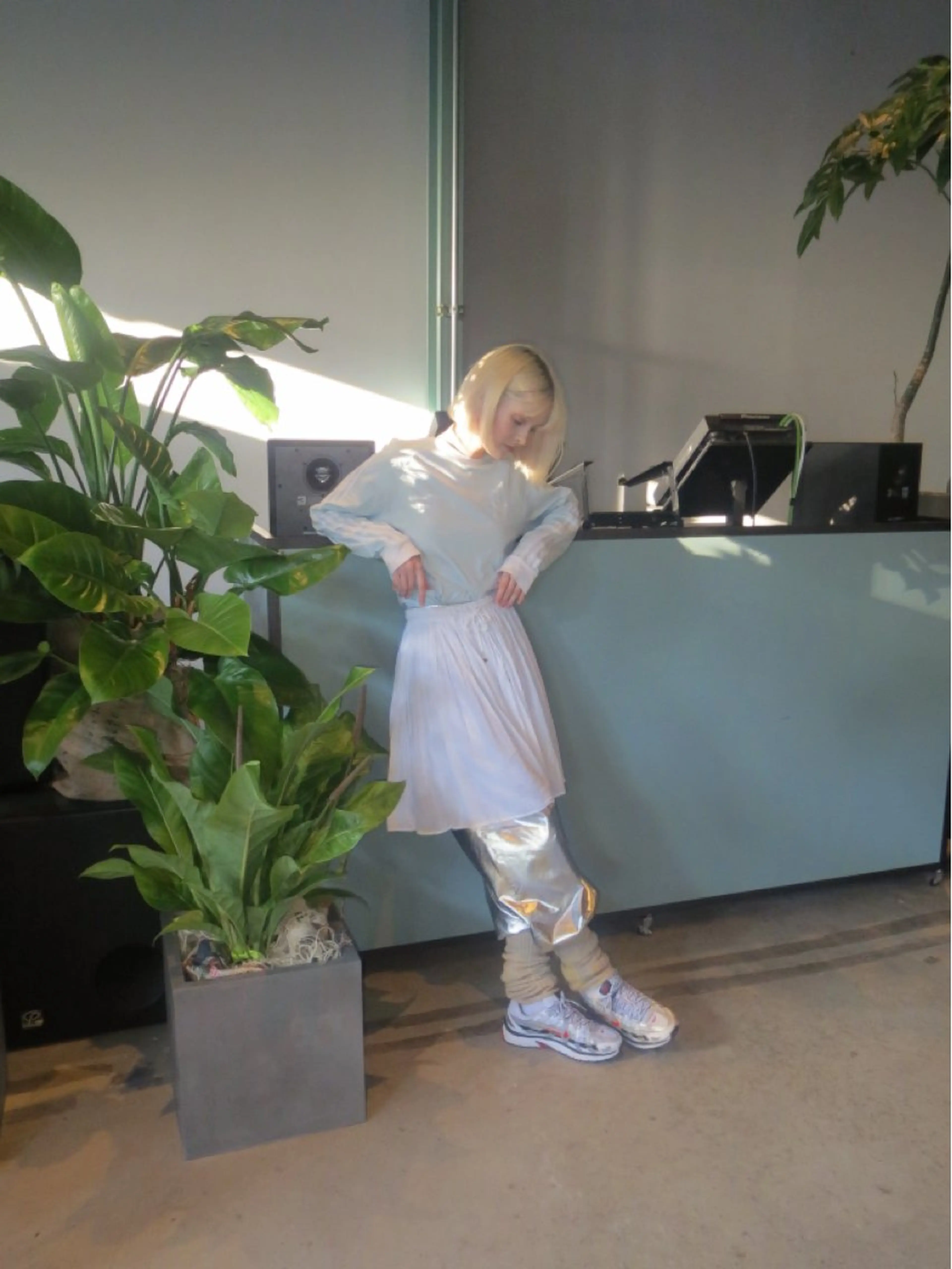 かがやしづ ⭐️ハイトーンのヘアスタイル