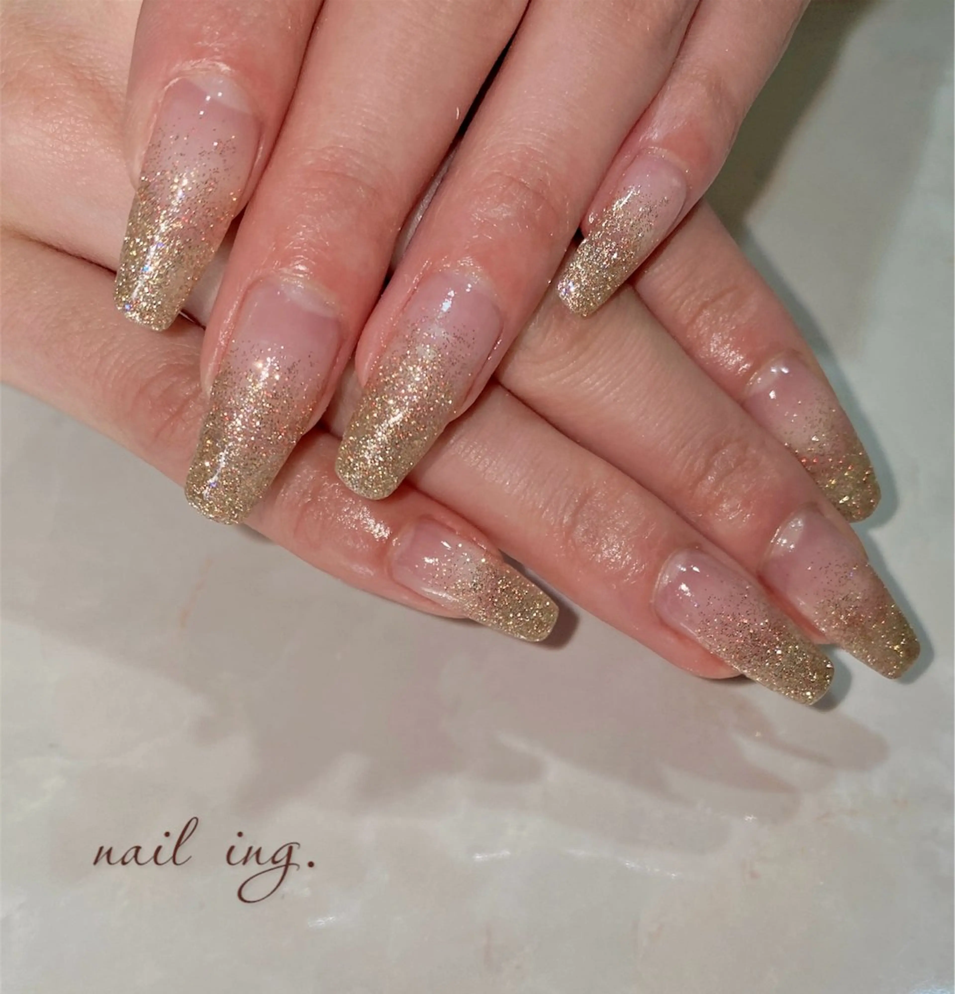ネイル フラッシュネイル グラデーション ラメ(グリッター) ラメグラデーション ｉｎｇ .のネイルデザイン