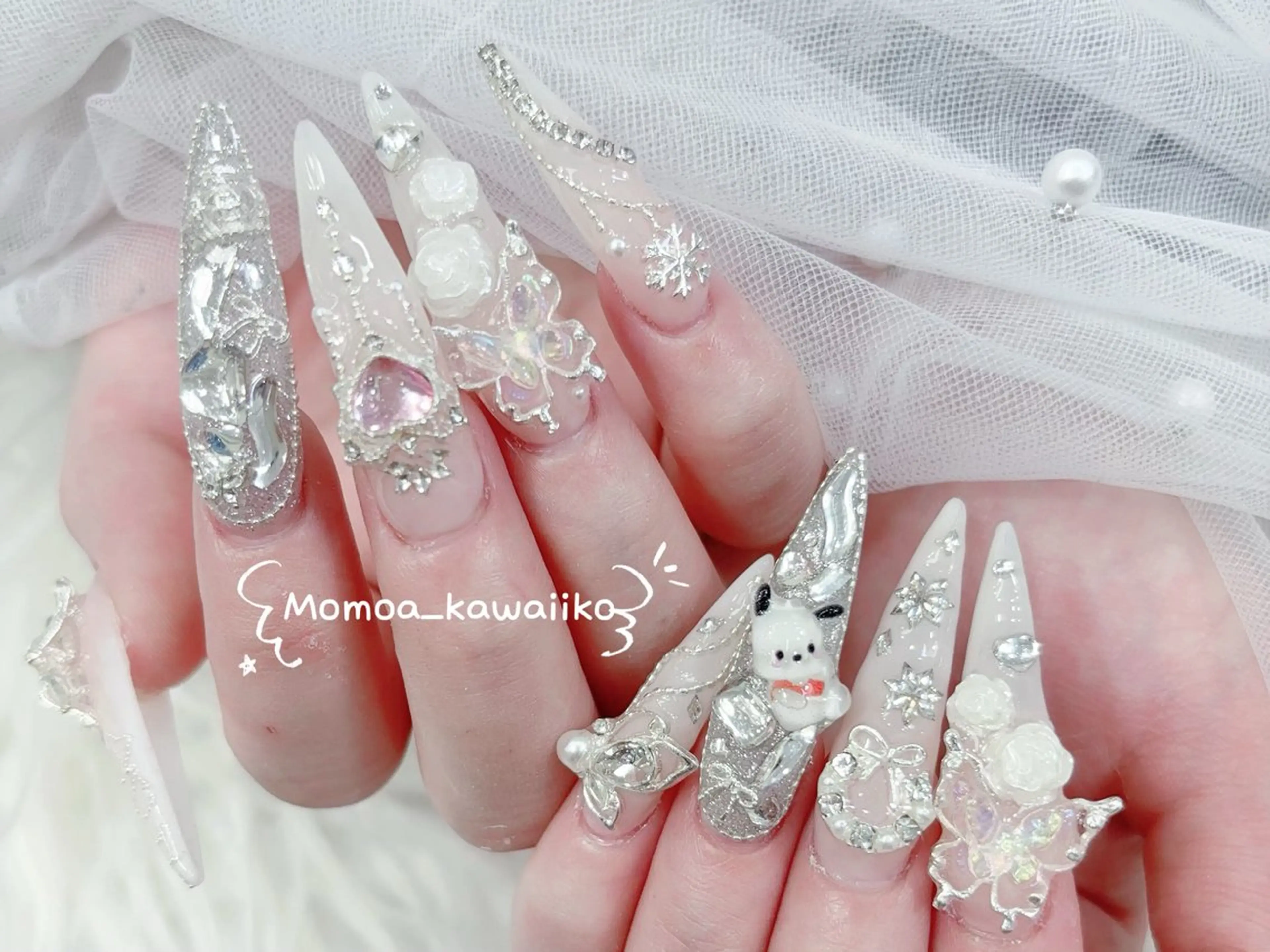 ネイル キラキラネイル 韓国ネイル スカルプネイル ハンドネイル MoMoA Nail ネイル長さ出し専門店のネイルデザイン