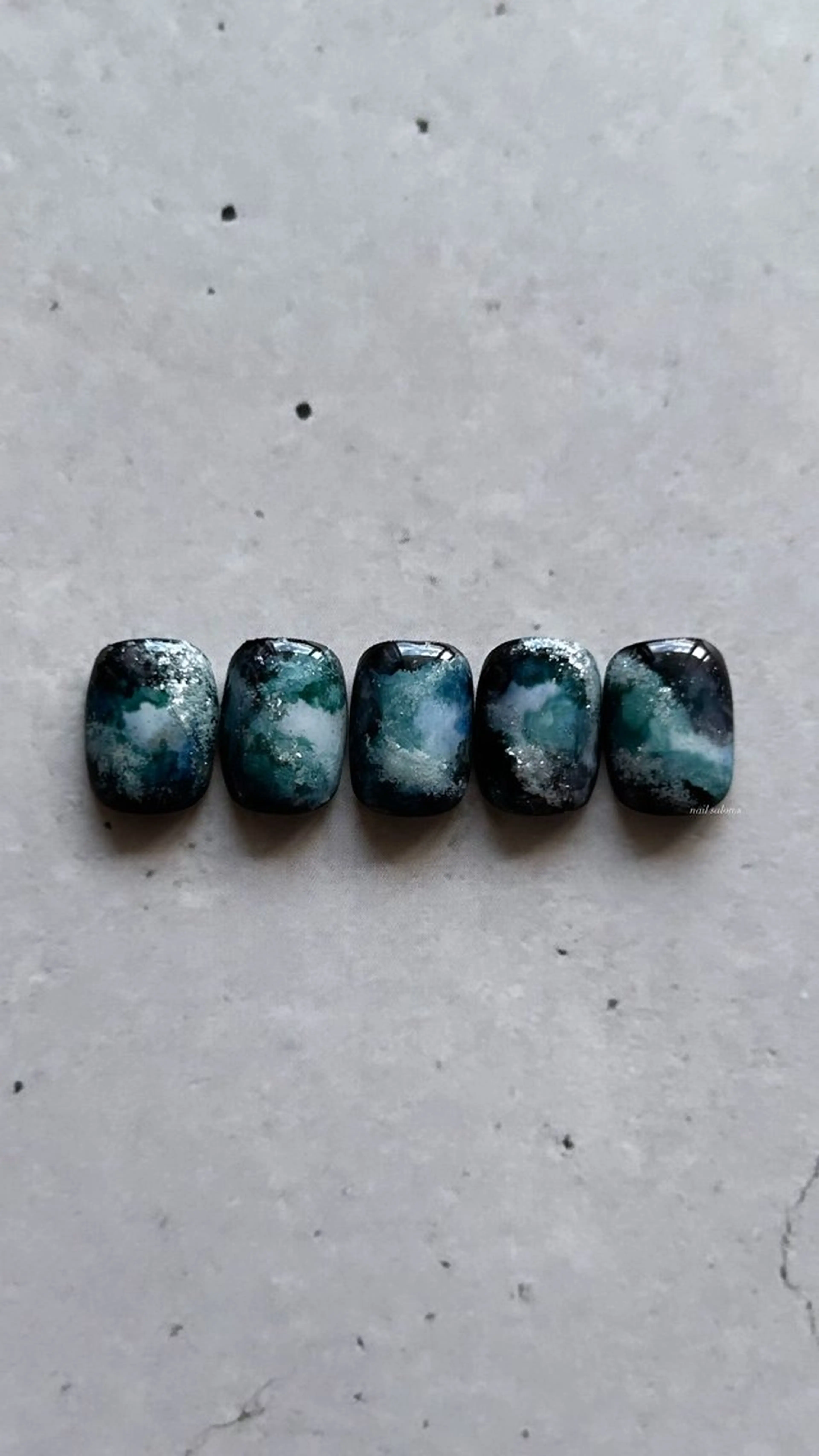 ネイル 関山 志乃のネイルデザイン