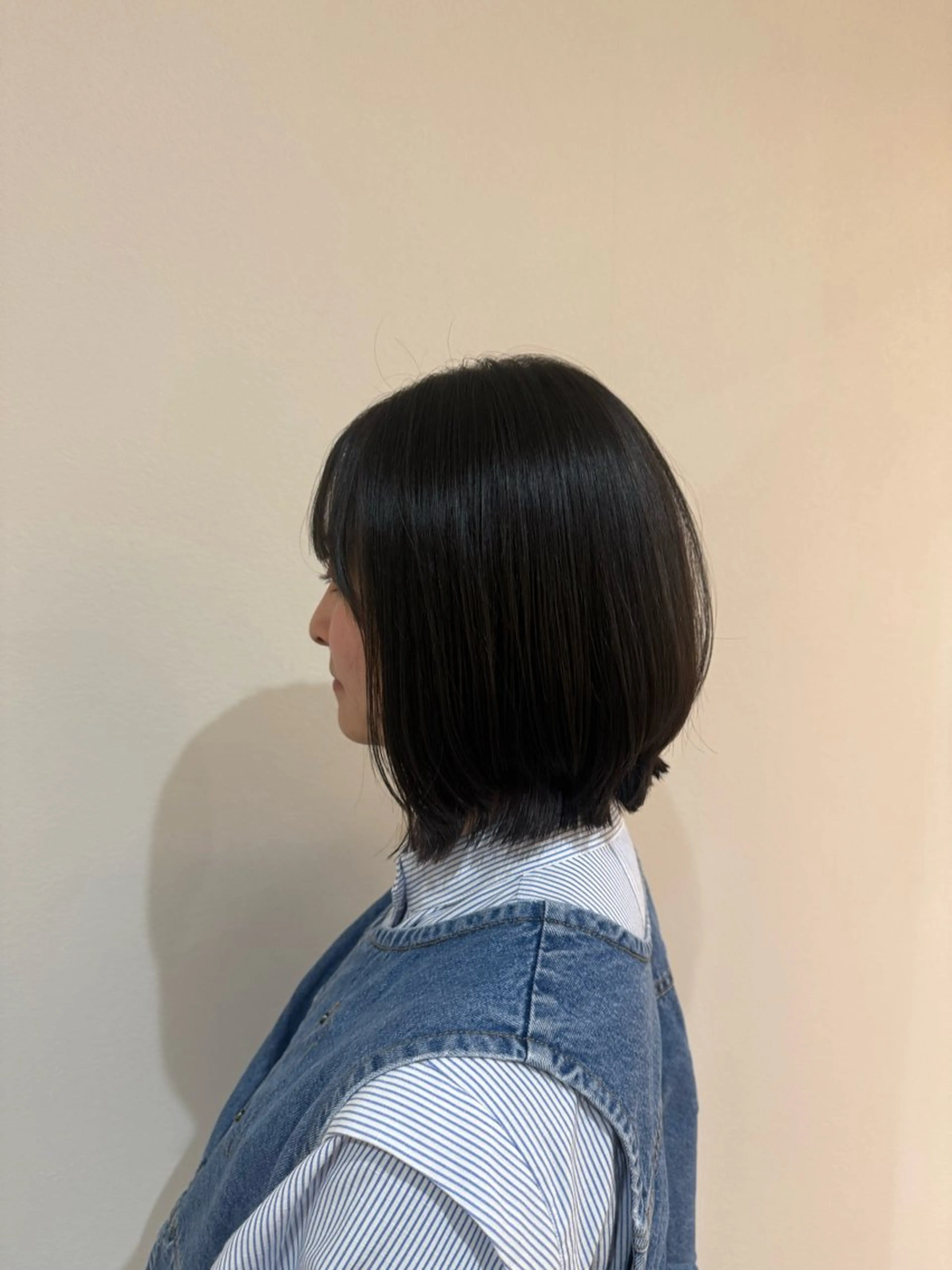 ミディアム くびれヘア レイヤーカット 原尾 あやなのヘアスタイル