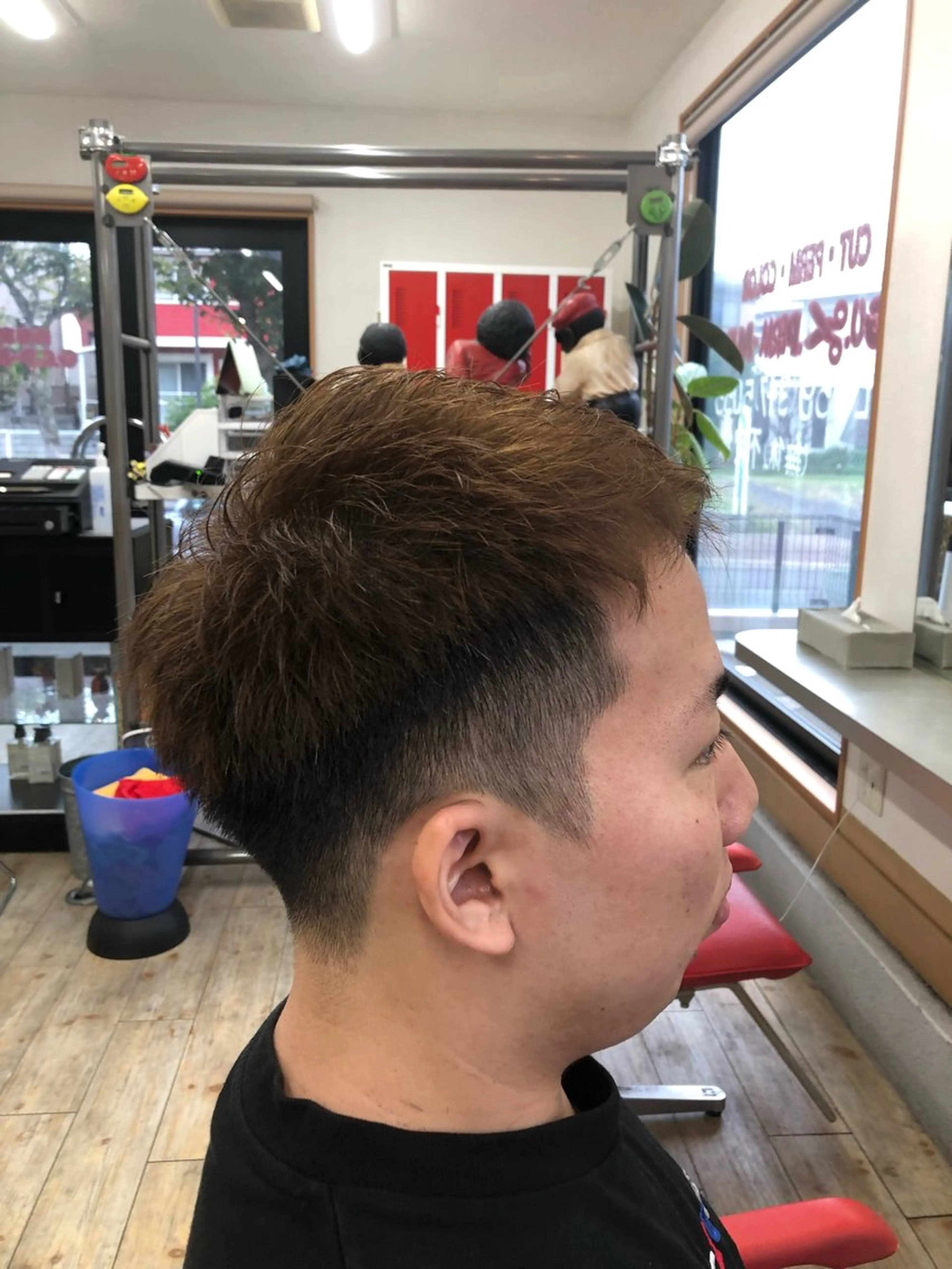 ショート カラー メンズ メンズブリーチ ブリーチ グラデーションカラー ショートヘア 水谷 寛太のヘアスタイル